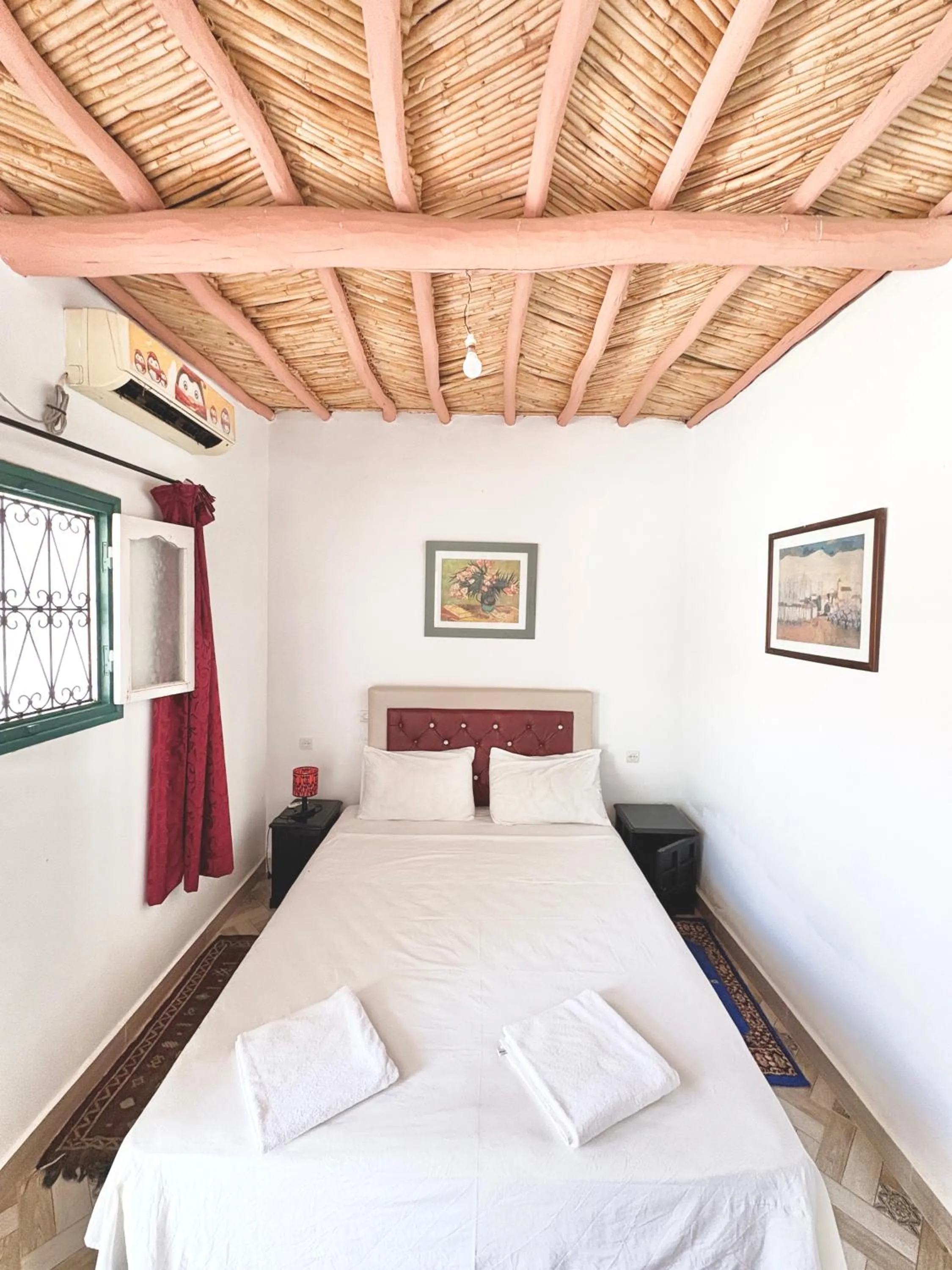 Bed in Hotel L'Arganier d'Ammelne