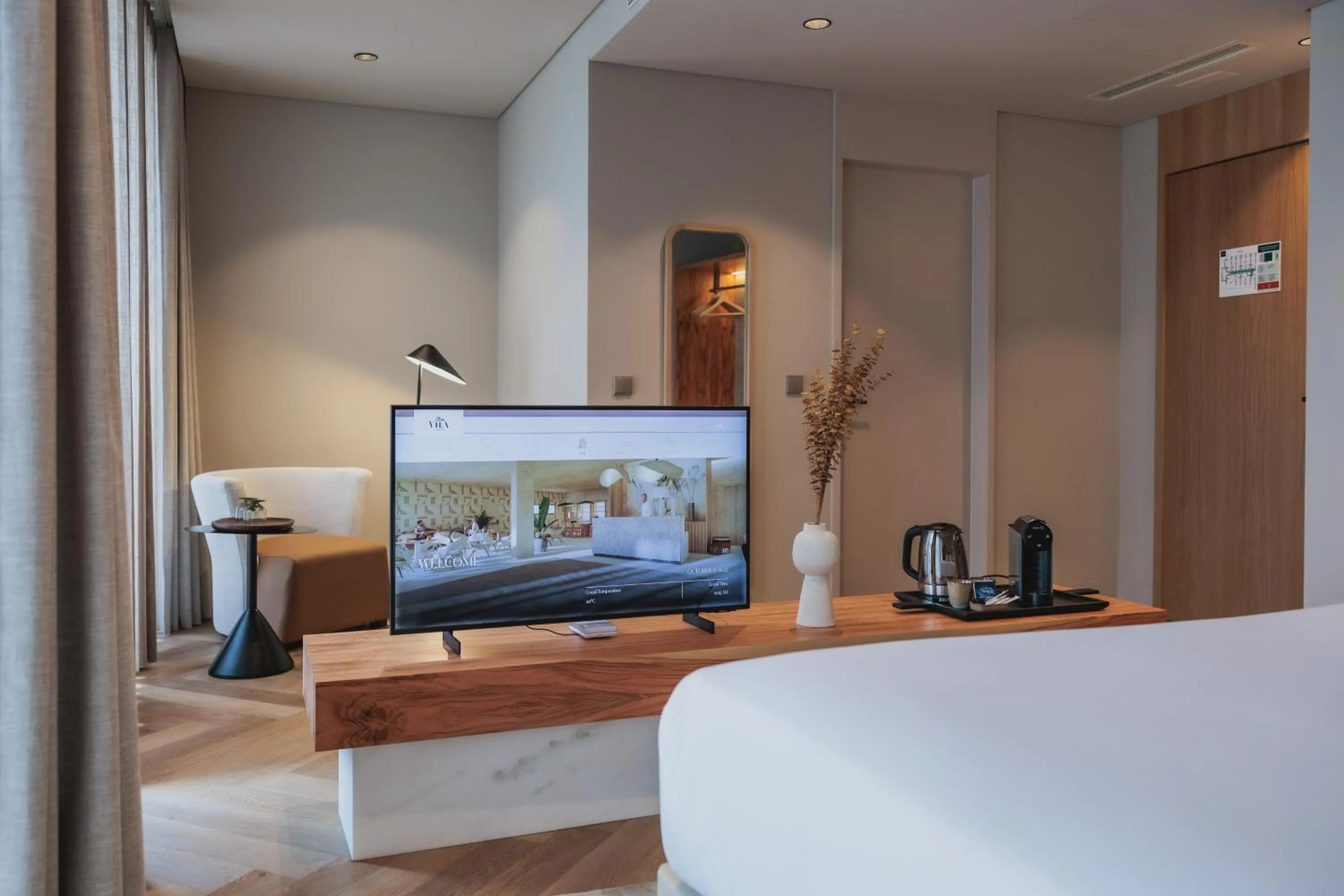 Communal lounge/ TV room, Bed in Upon Vila - Alcochete Hotel