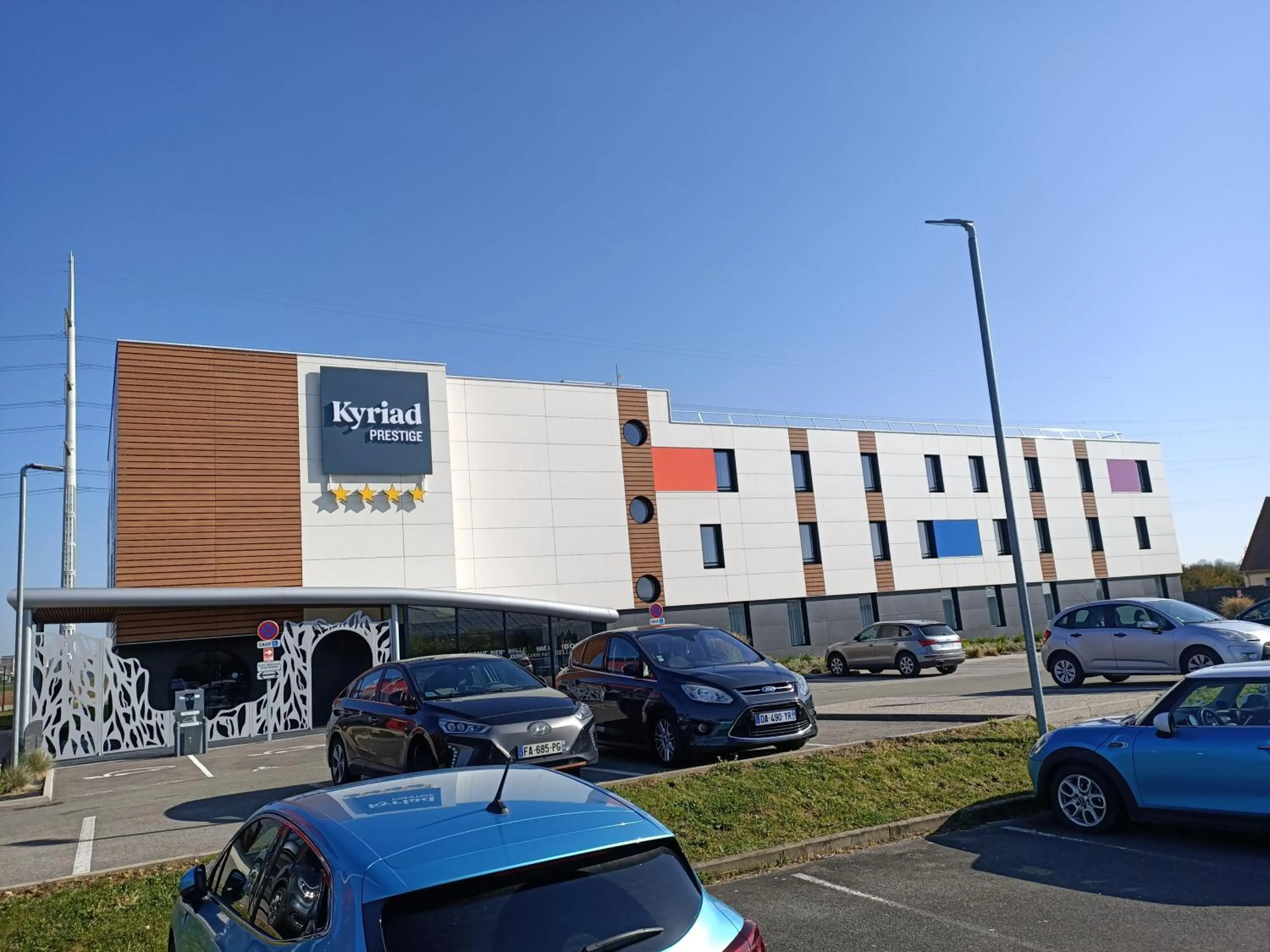 Property building in Kyriad Prestige Amiens Poulainville - Hotel and Spa