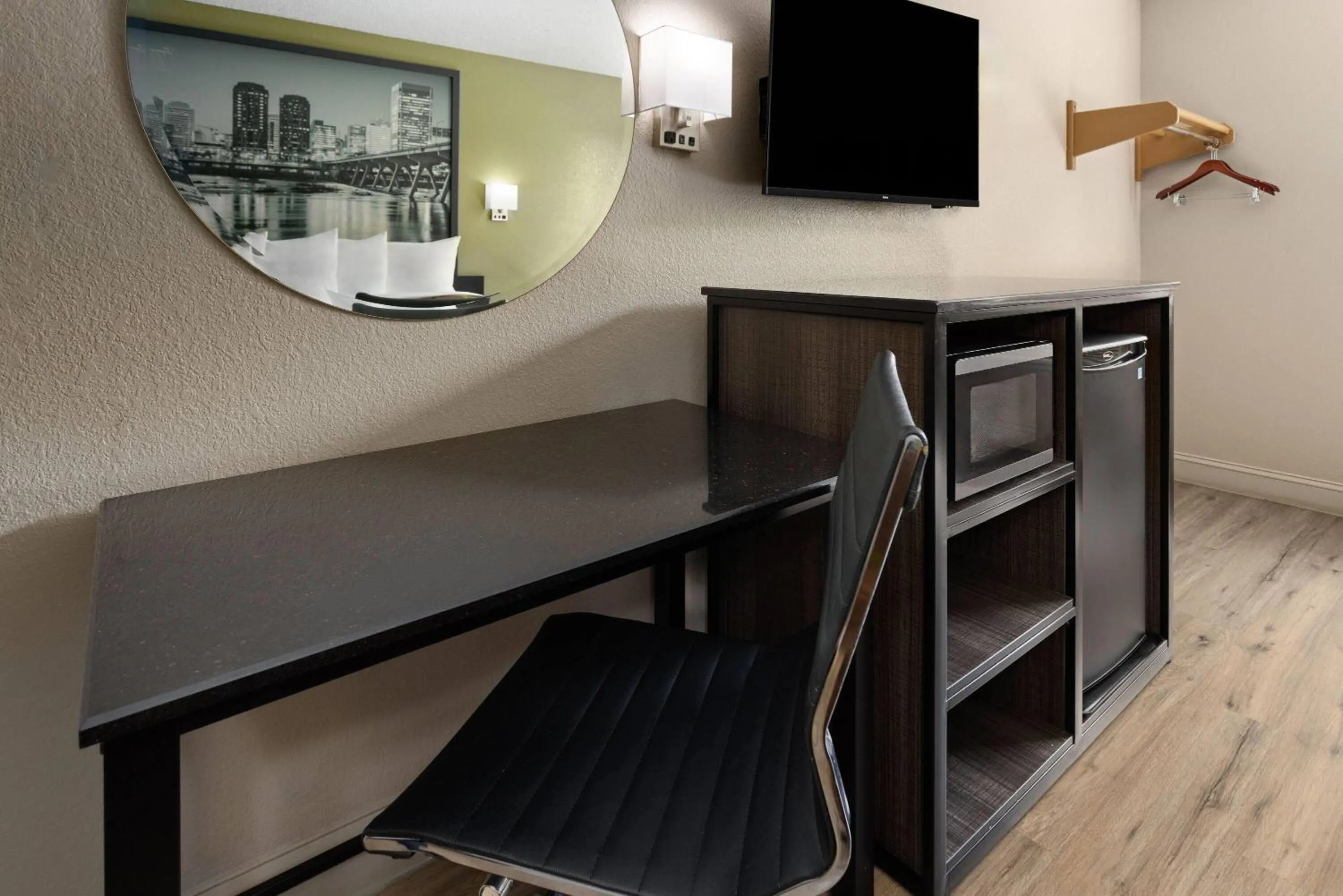 Photo of the whole room in Super 8 by Wyndham Richmond Midlothian Turnpike