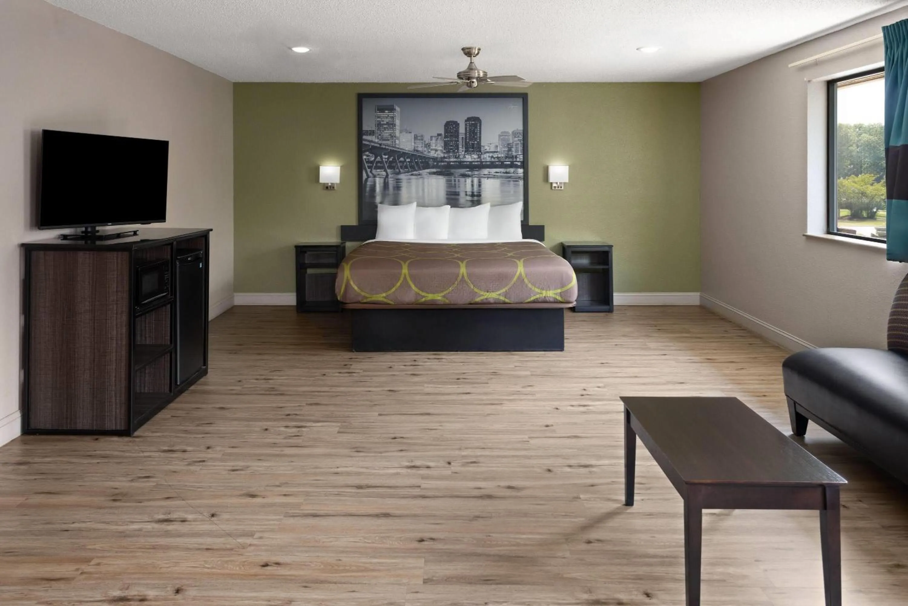 Photo of the whole room, Bed in Super 8 by Wyndham Richmond Midlothian Turnpike