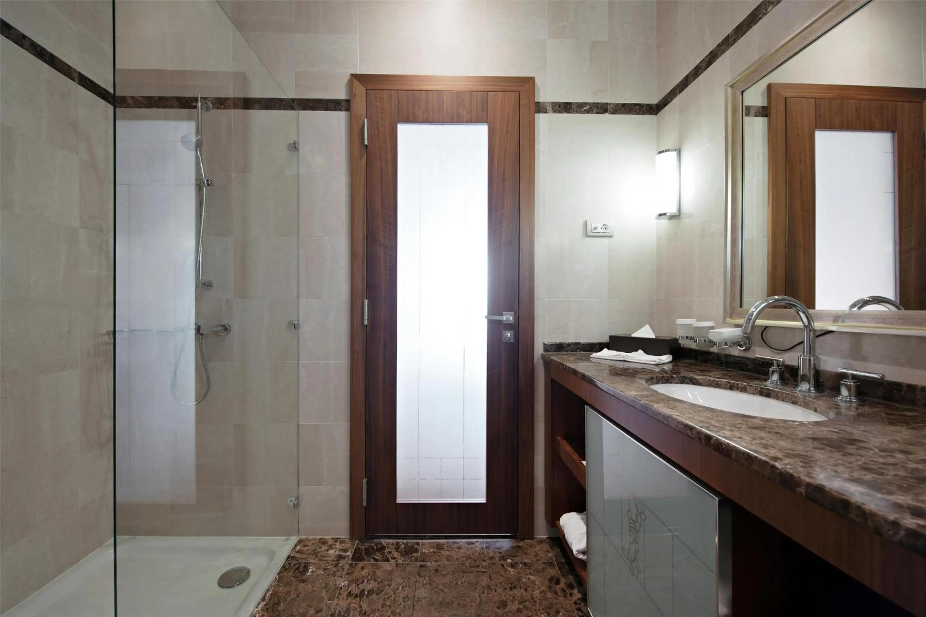 Bathroom in Hotel Kempinski Palace Portorož