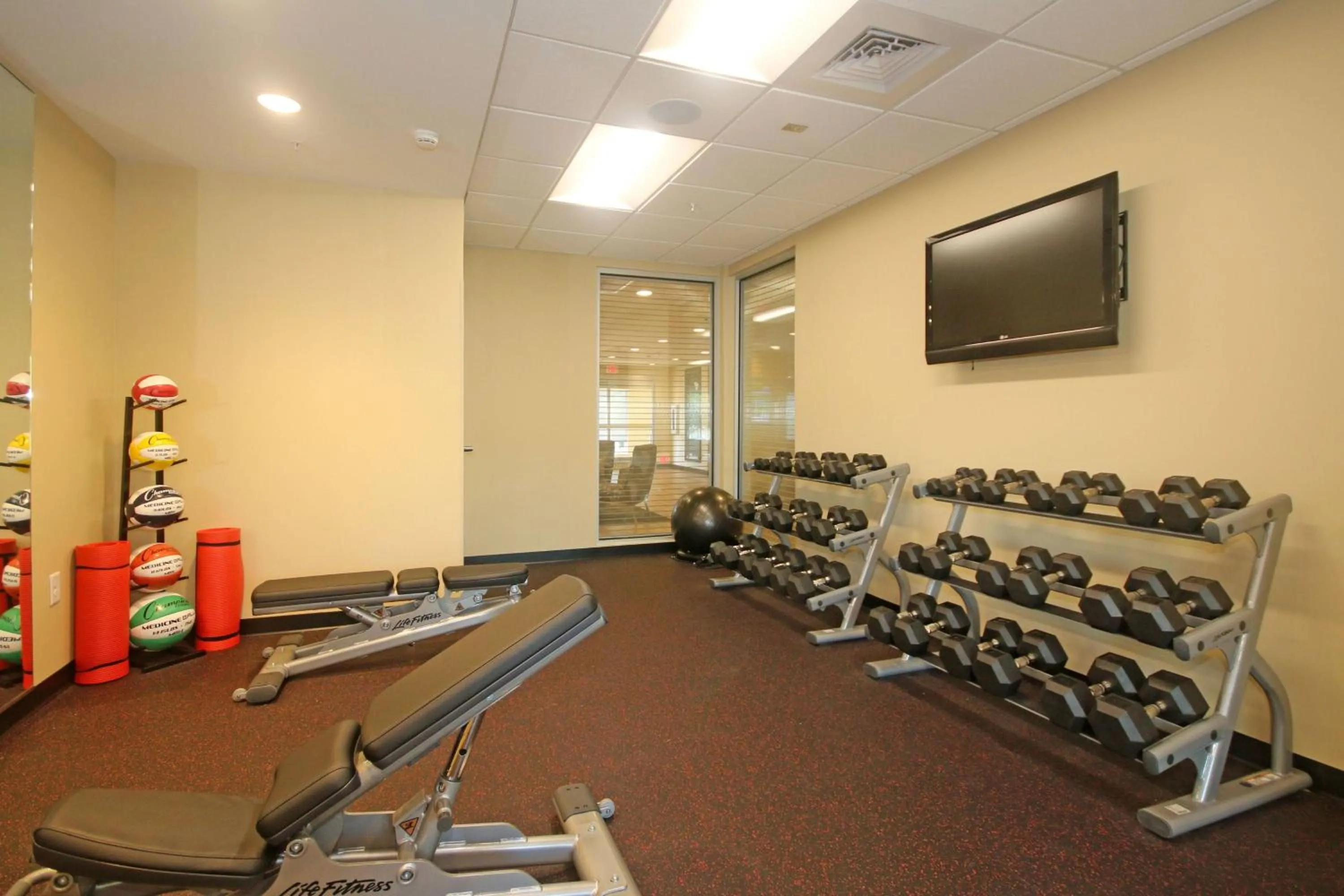 Fitness centre/facilities in TownePlace Suites by Marriott Charleston-North Charleston