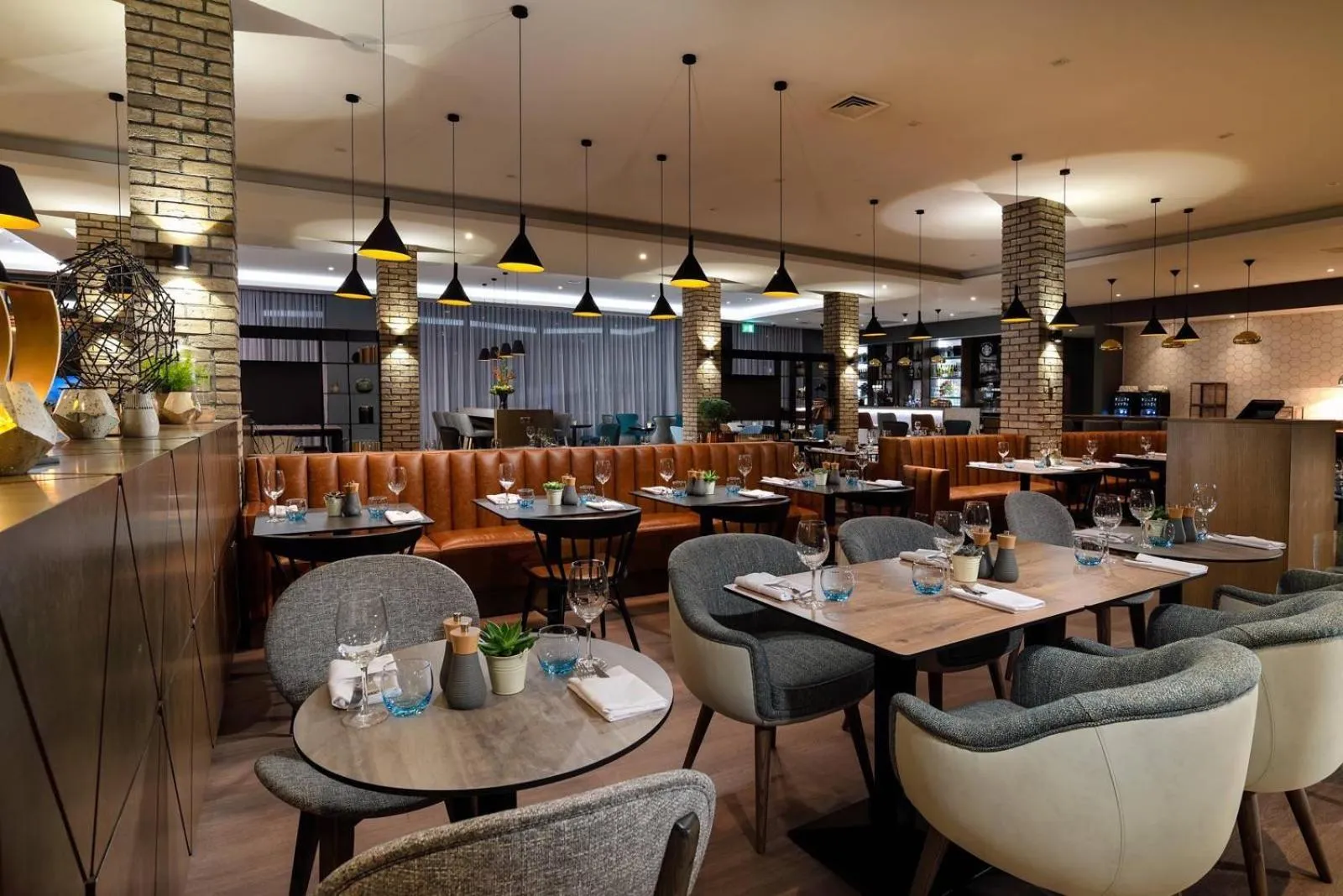 Restaurant/places to eat in Courtyard by Marriott Oxford South