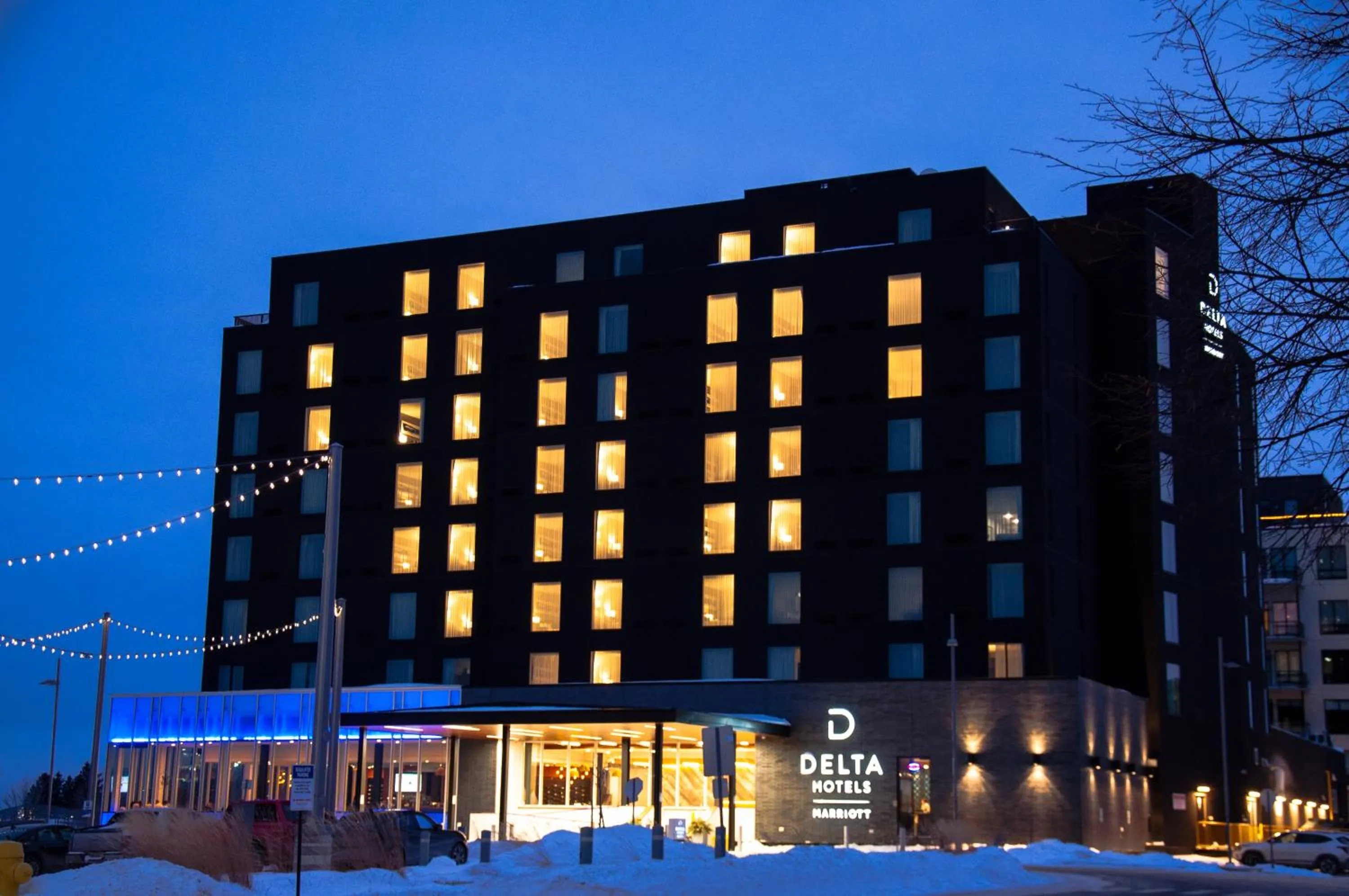 Property building in Delta Hotels by Marriott Thunder Bay
