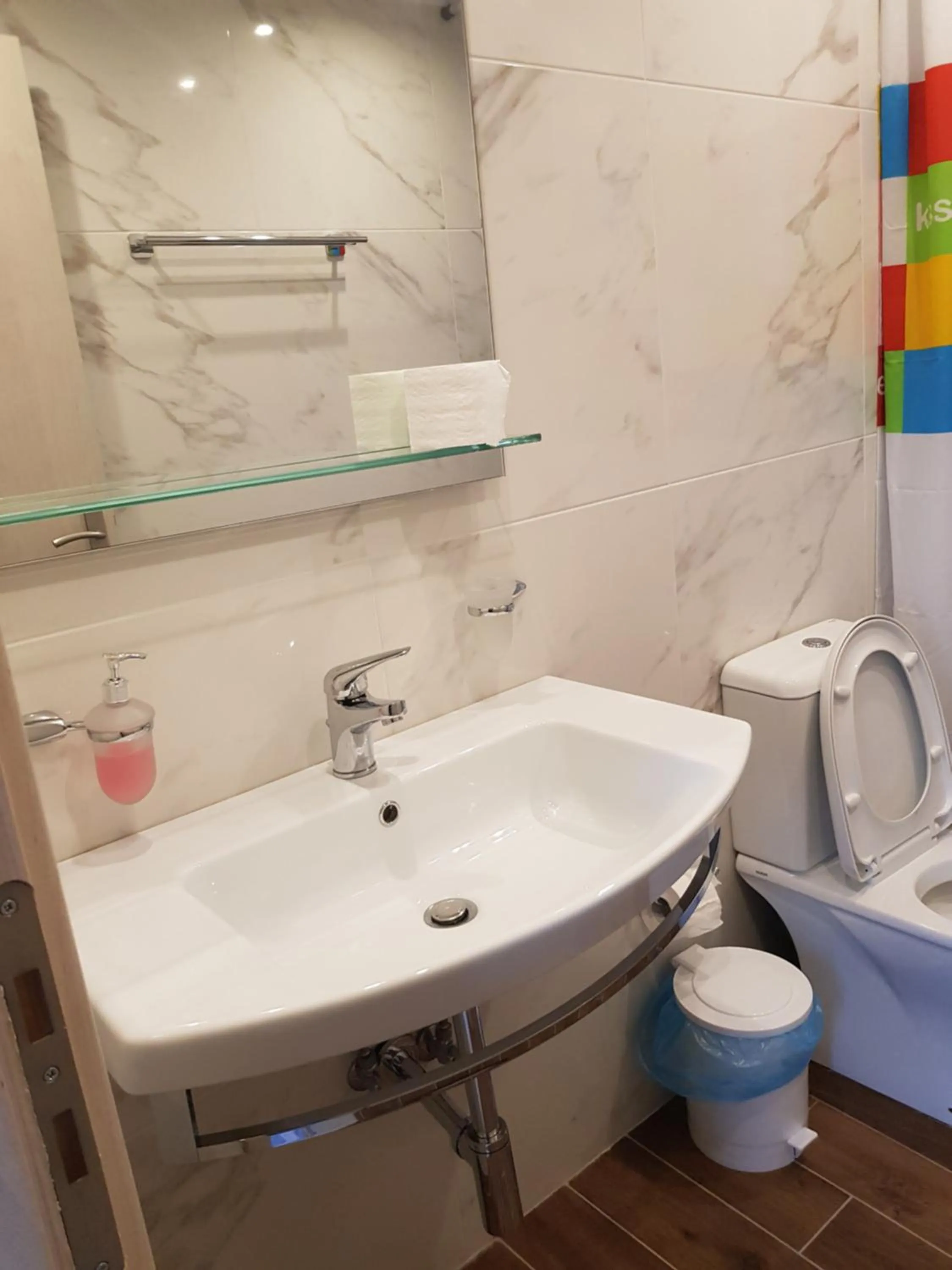 Bathroom in Paradise Matala Hotel