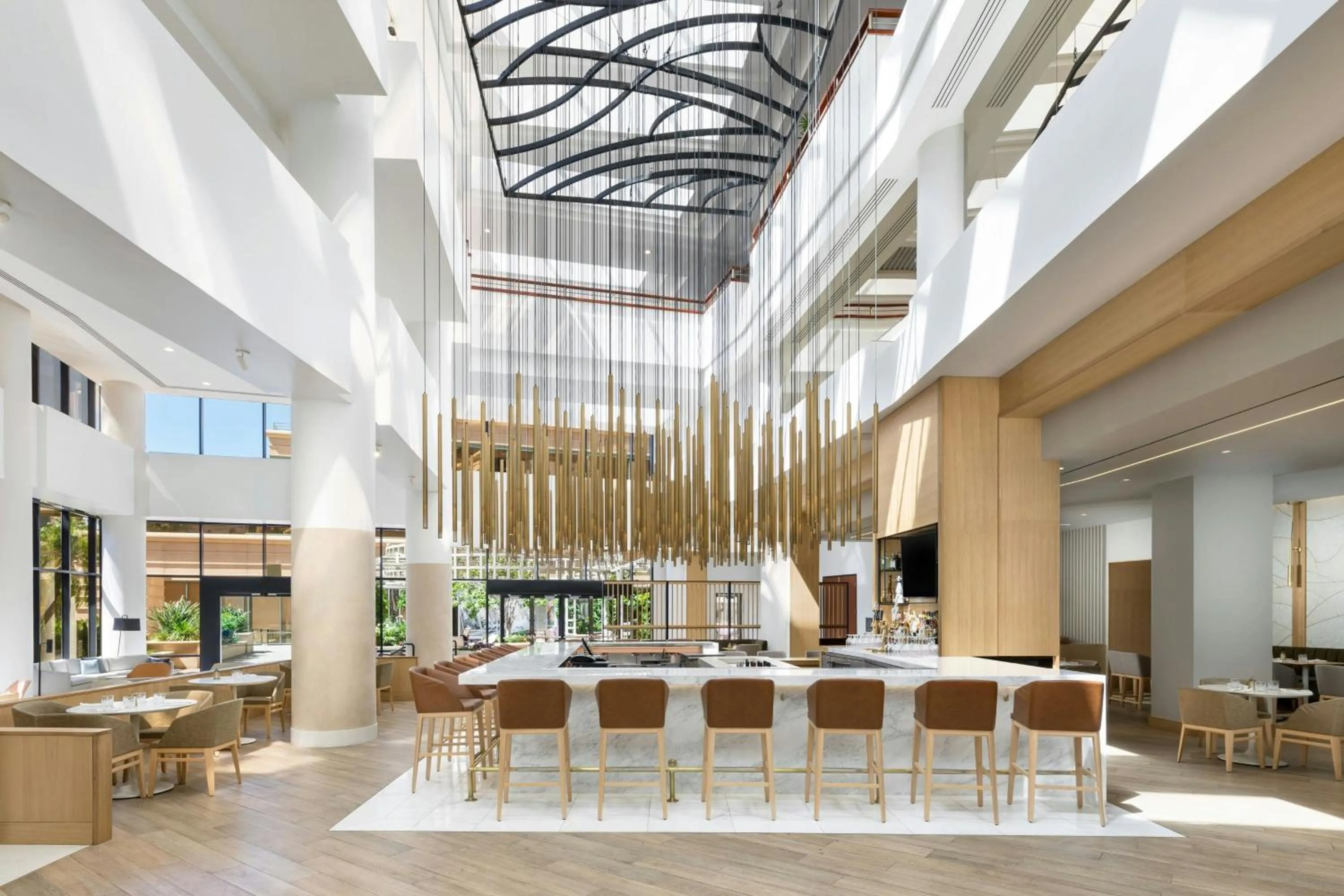 Lounge or bar in The Westin Long Beach