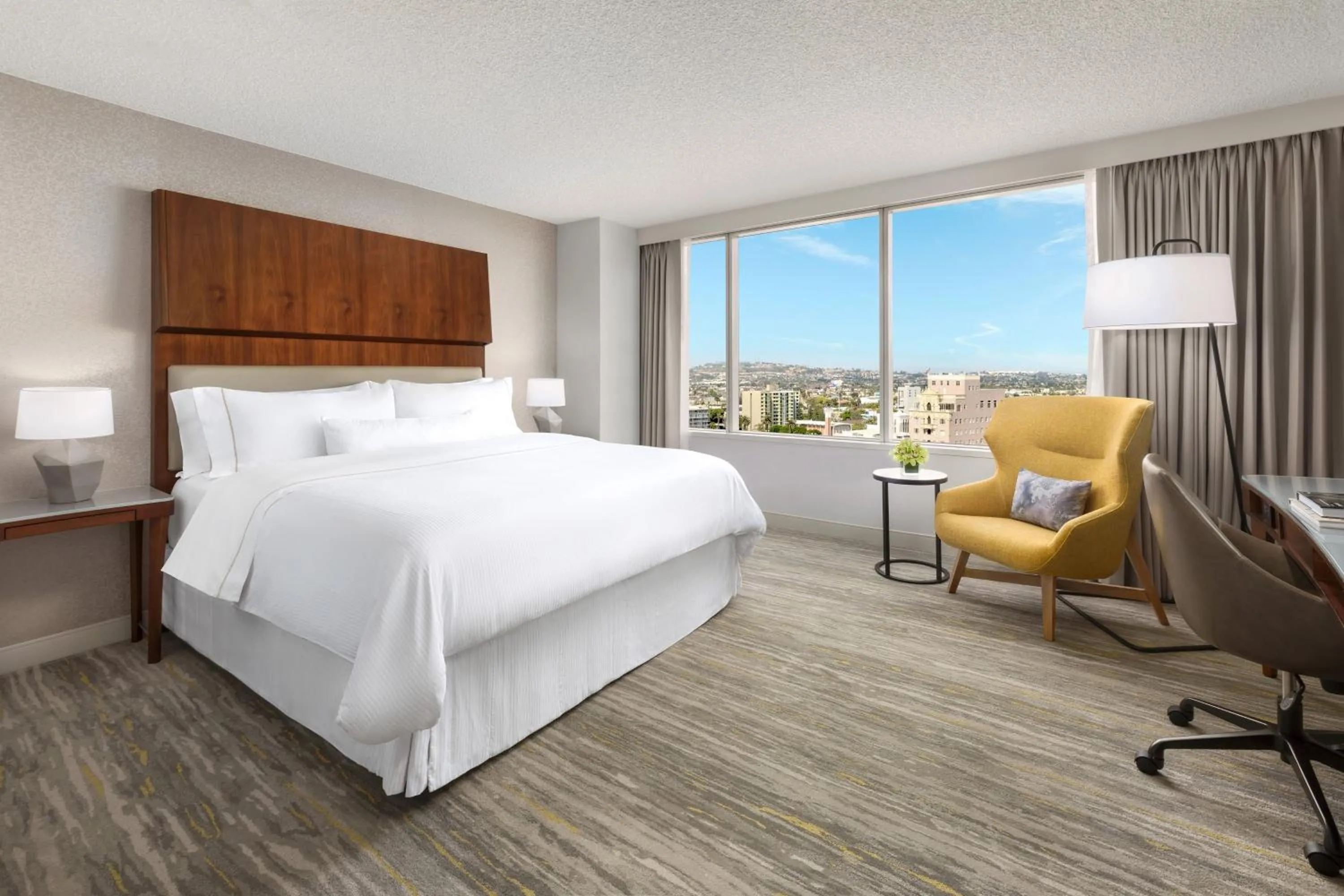 Photo of the whole room, Bed in The Westin Long Beach