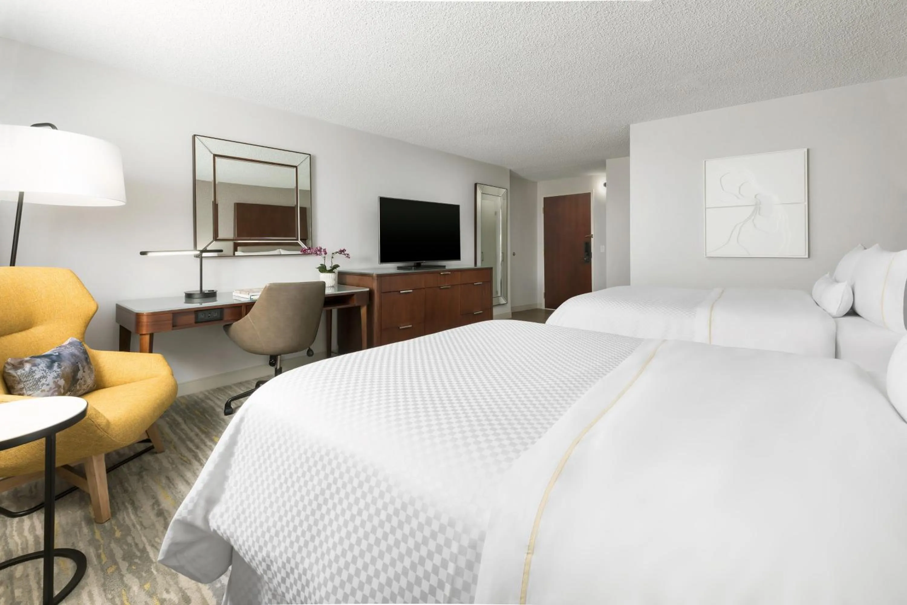 Photo of the whole room, Bed in The Westin Long Beach