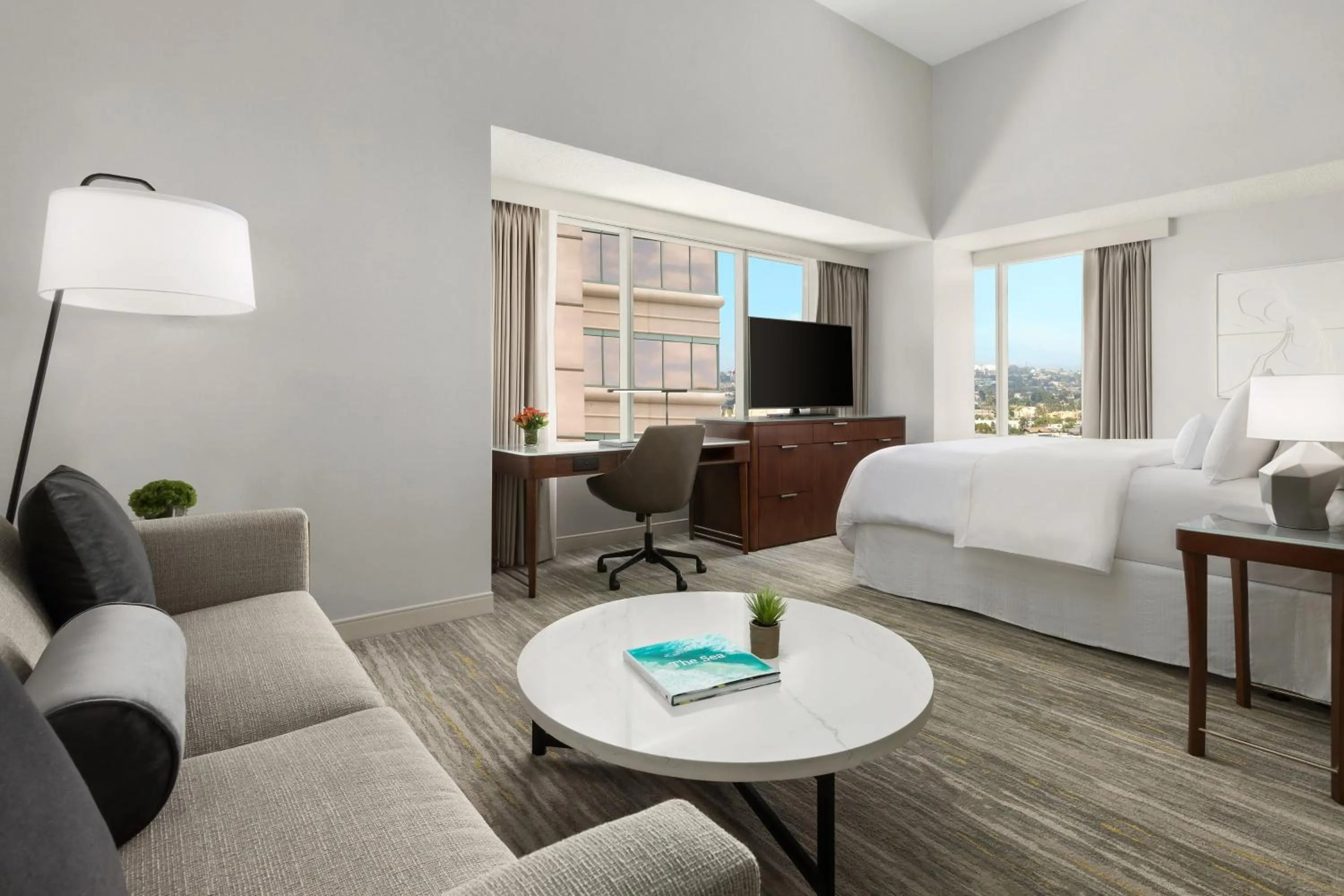 Bedroom, Bed in The Westin Long Beach