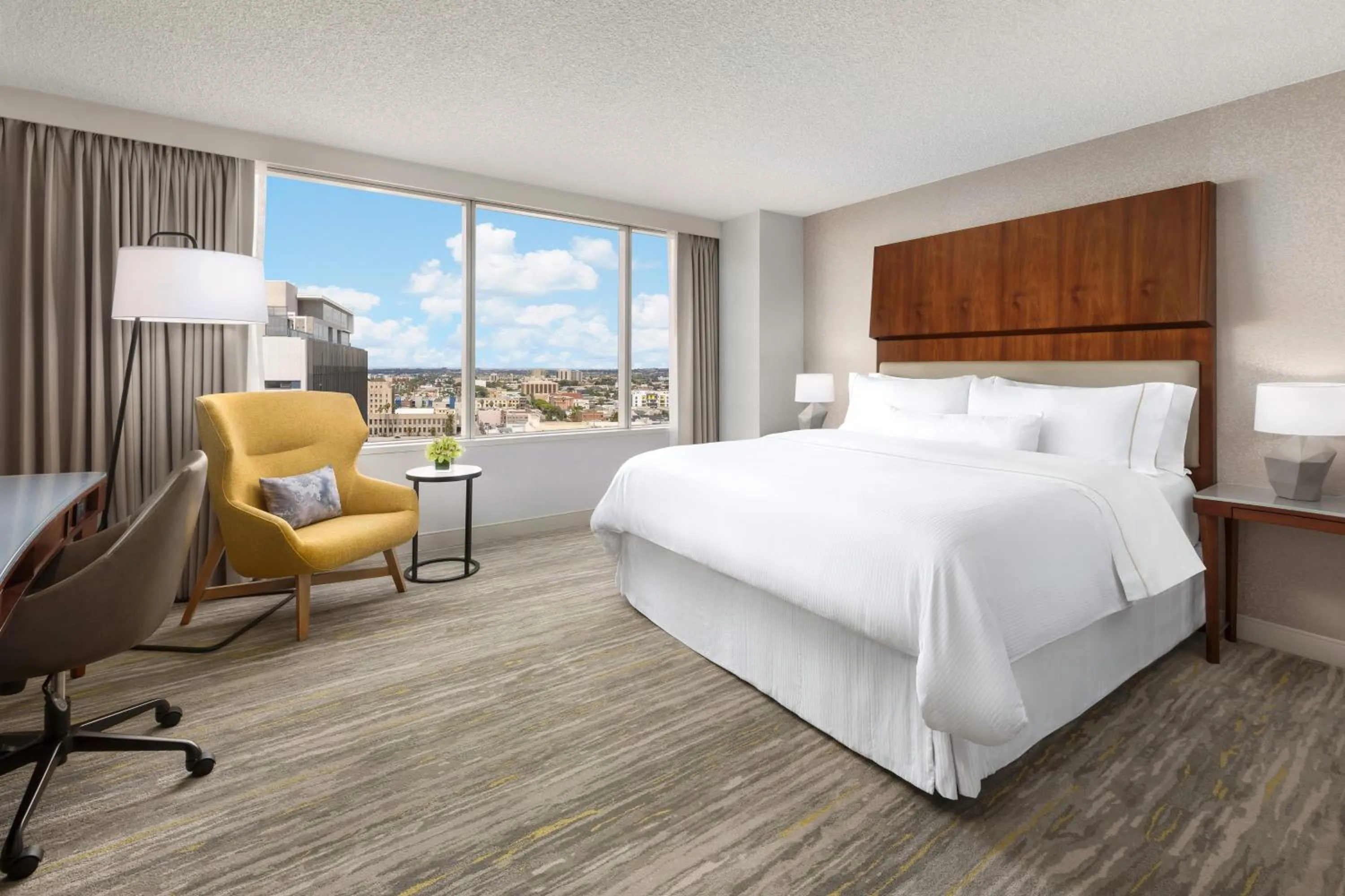 Photo of the whole room, Bed in The Westin Long Beach