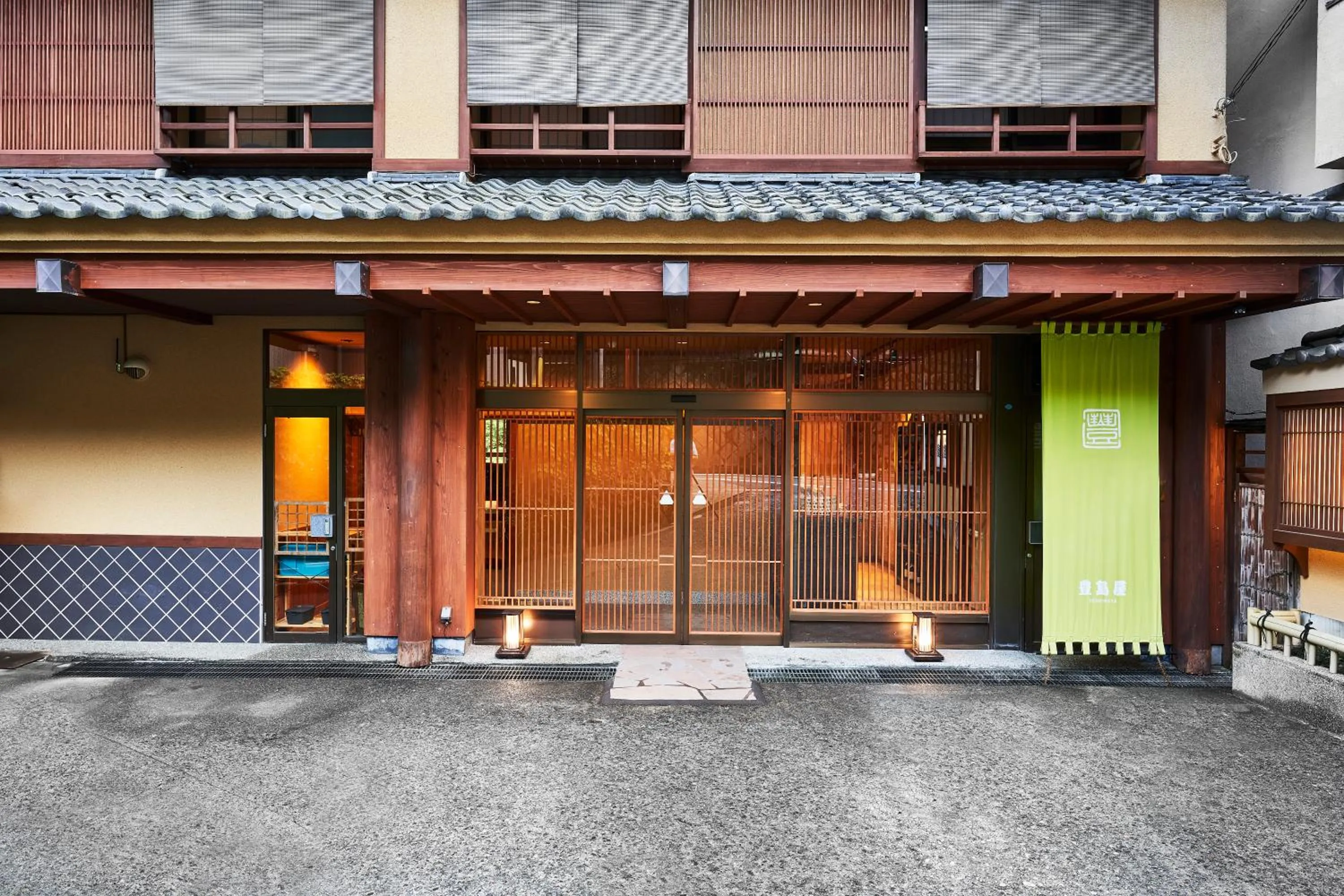 Property building in Shima-Onsen Toshimaya
