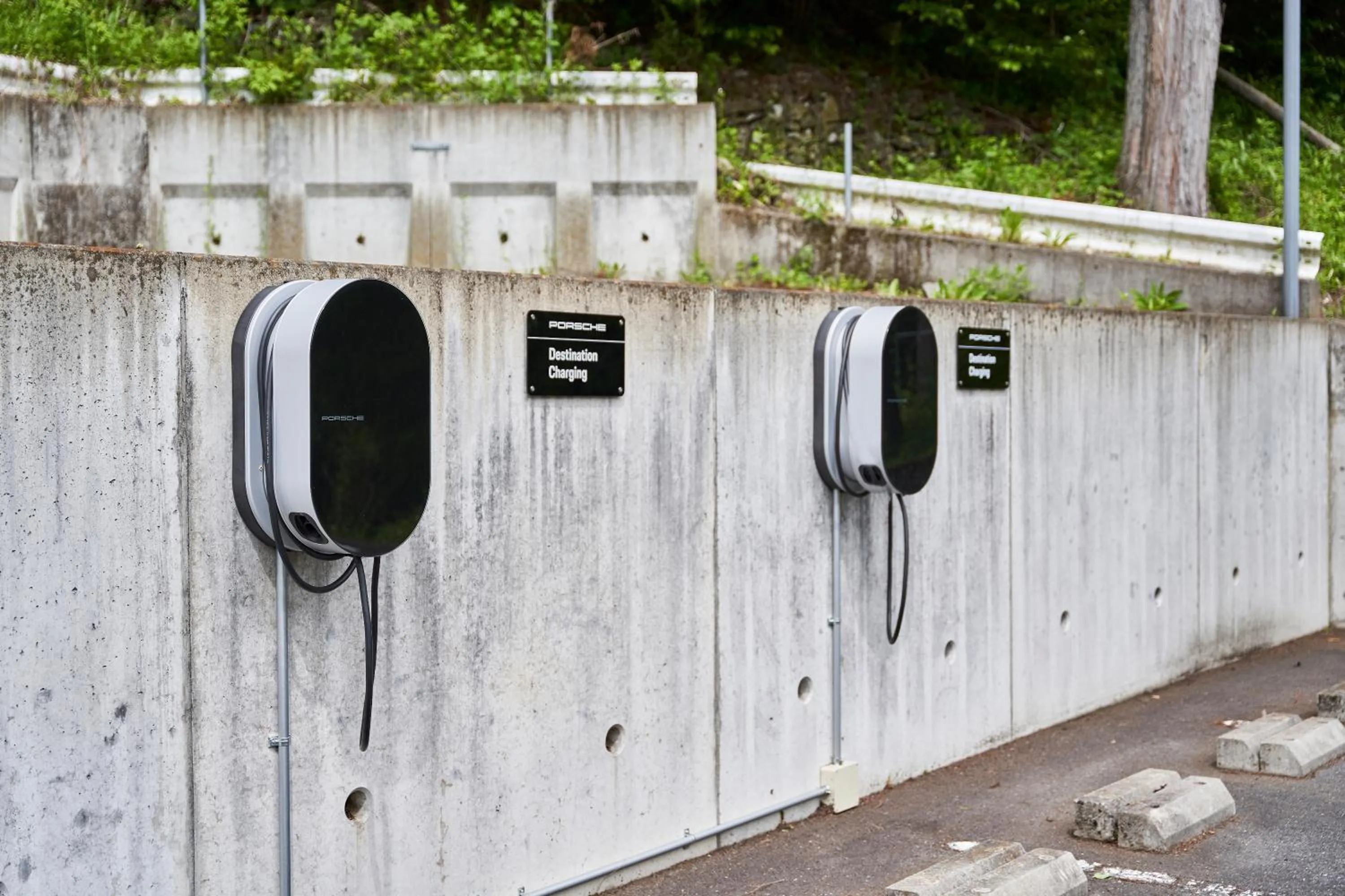 Parking in Shima-Onsen Toshimaya