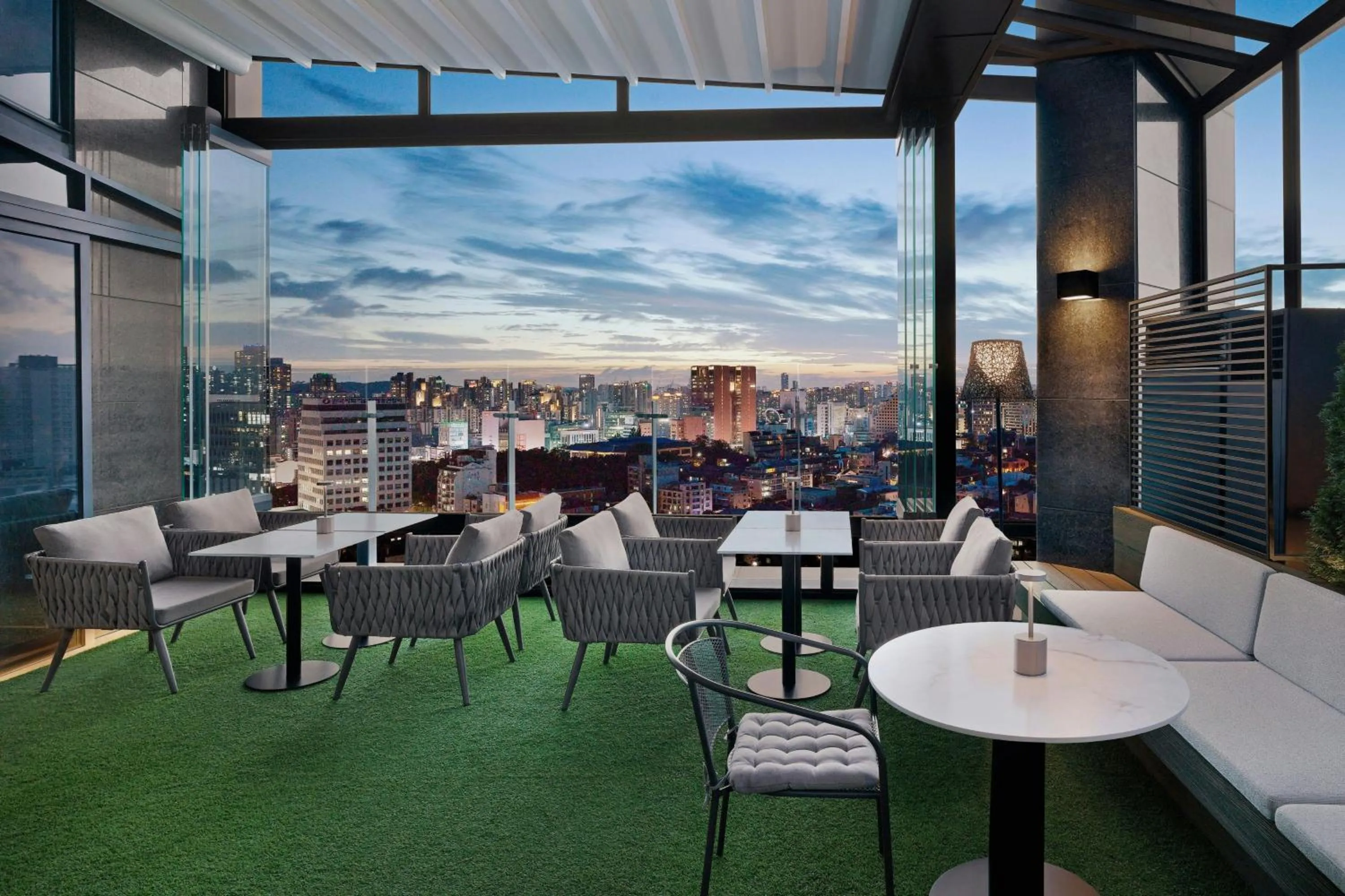 Lounge or bar in AC Hotel by Marriott Seoul Gangnam