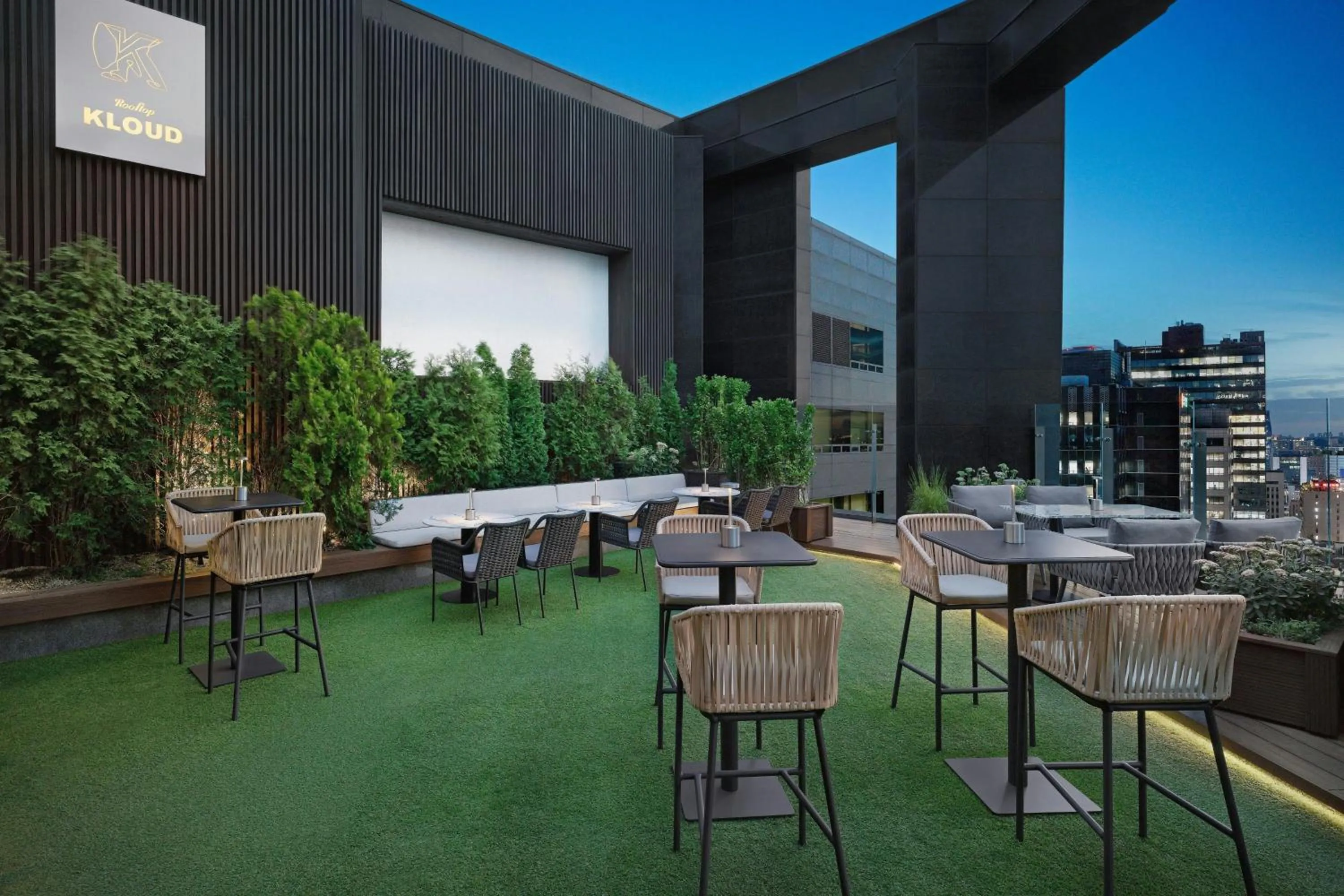 Lounge or bar in AC Hotel by Marriott Seoul Gangnam