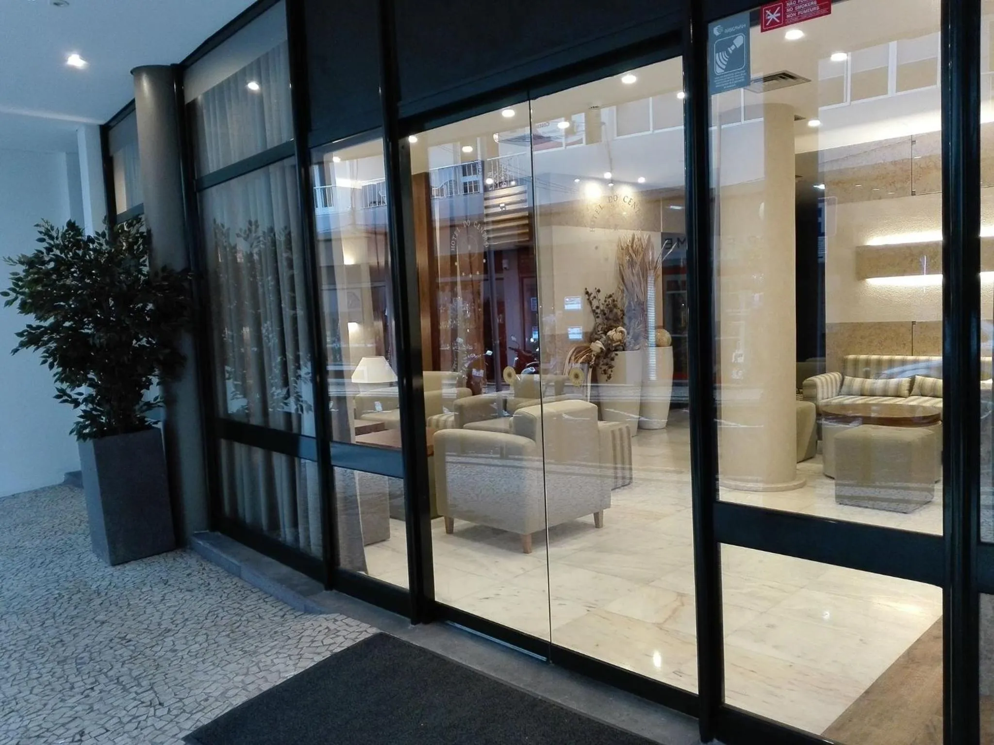 Facade/entrance in Hotel Do Centro