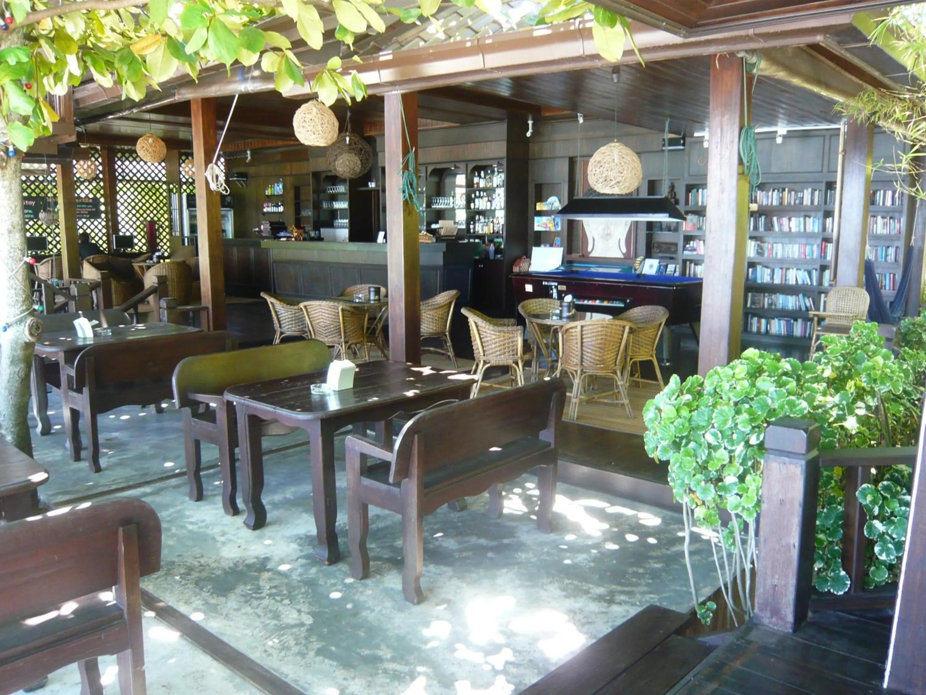 Restaurant/places to eat in Salad Hut