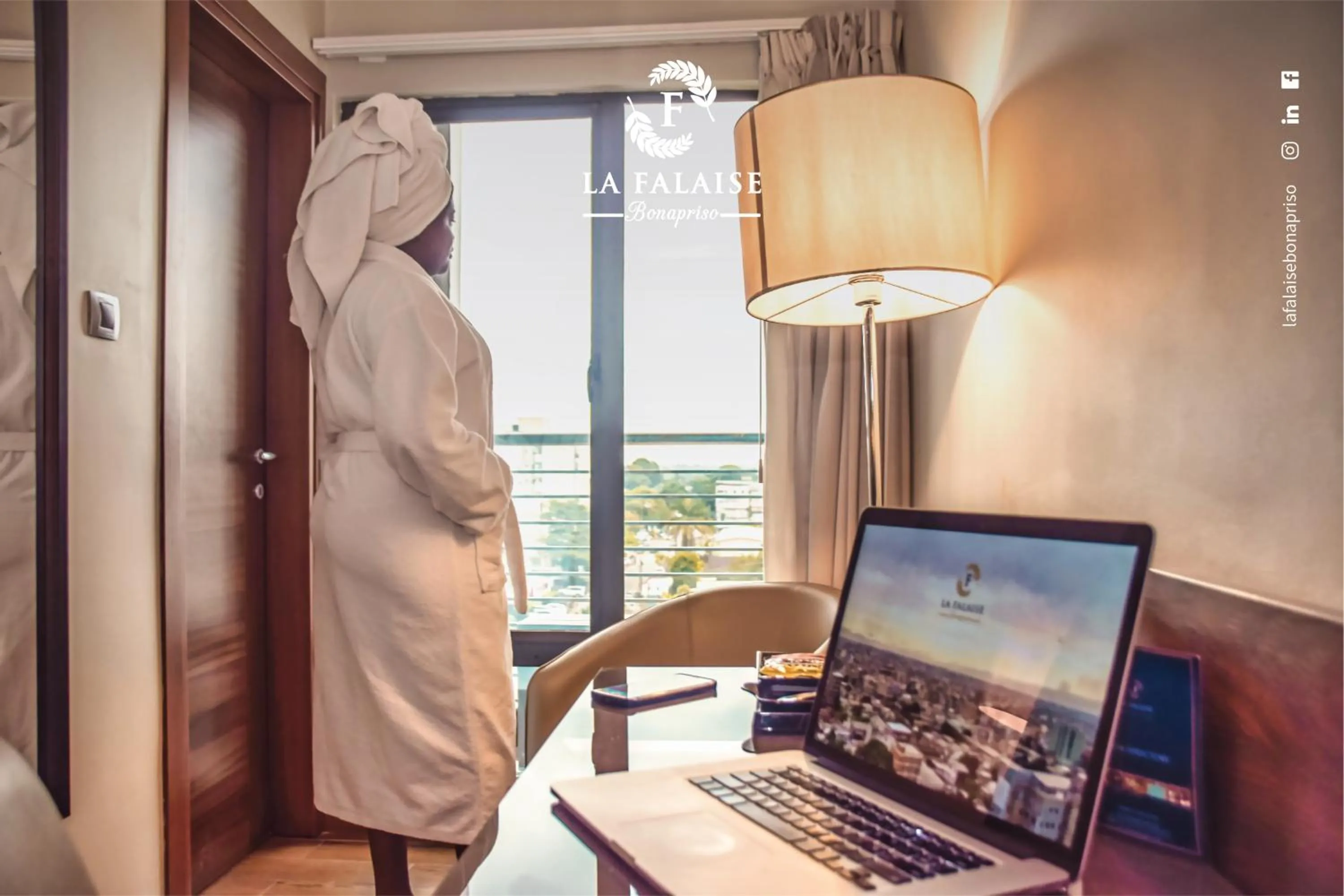 People, Bed in Hotel La Falaise Bonapriso