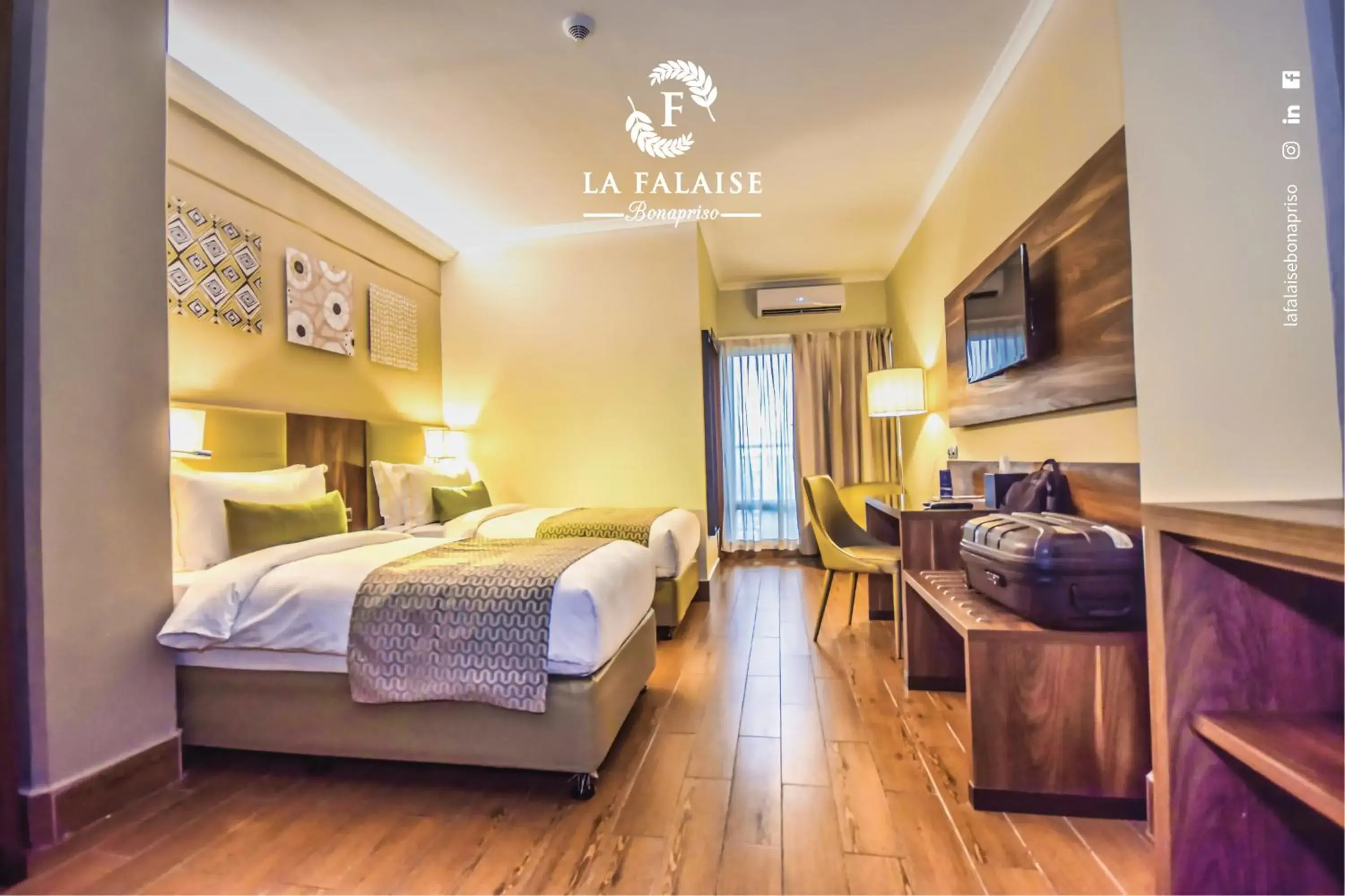 Deluxe Double or Twin Room in Hotel La Falaise Bonapriso Deluxe Double or Twin Room in Hotel La Falaise Bonapriso