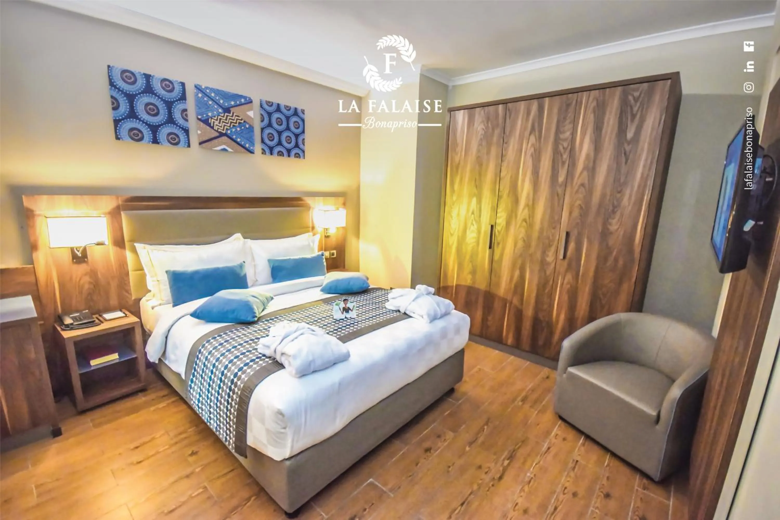 Bed in Hotel La Falaise Bonapriso