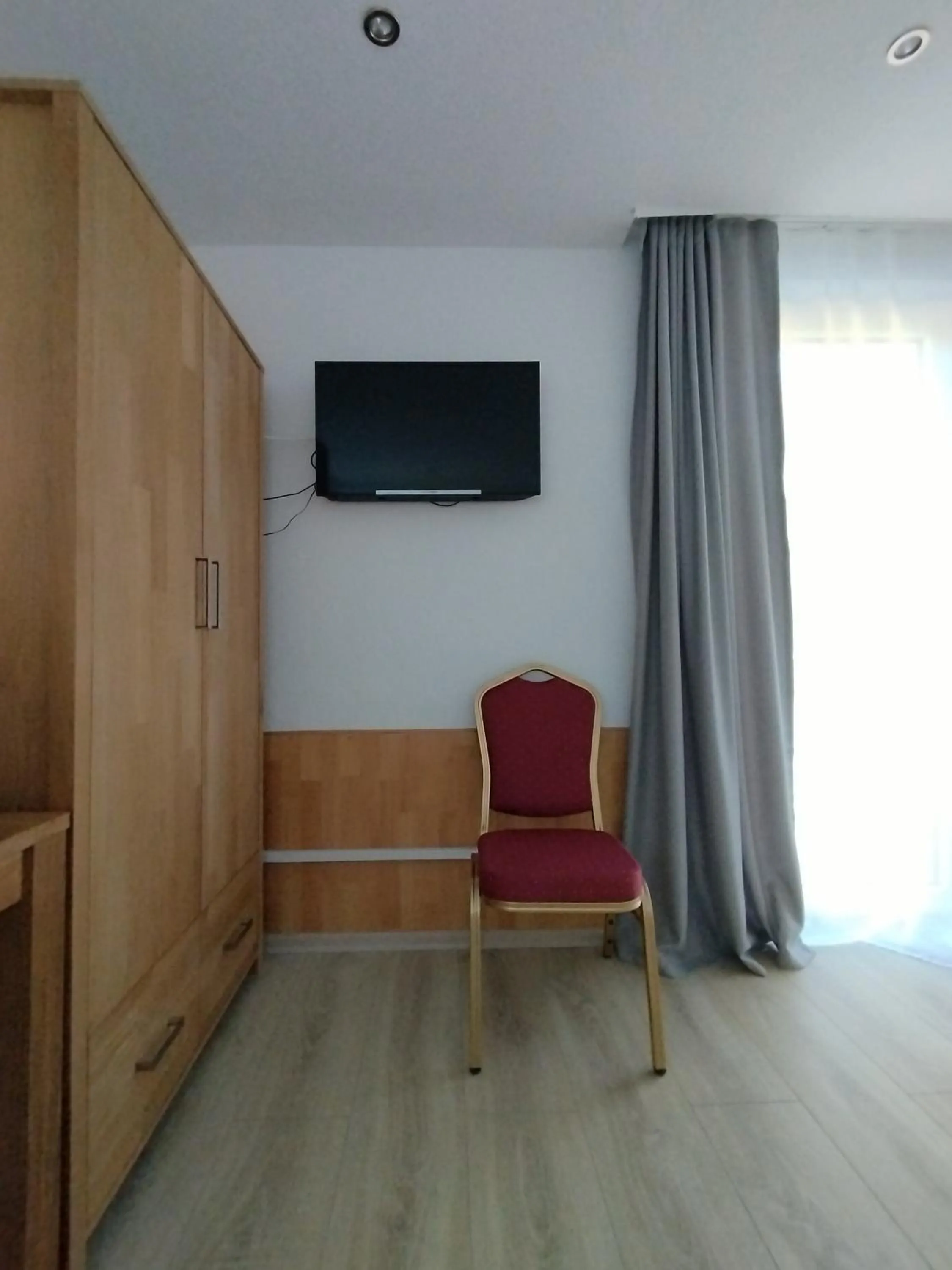 TV and multimedia in AM BERG Hotel