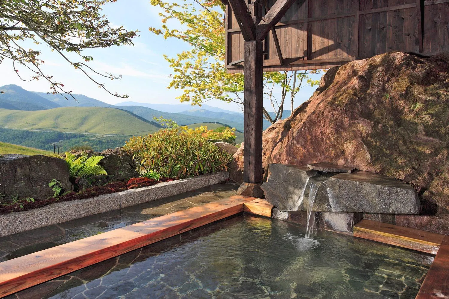 Hot Spring Bath in Sawaemon