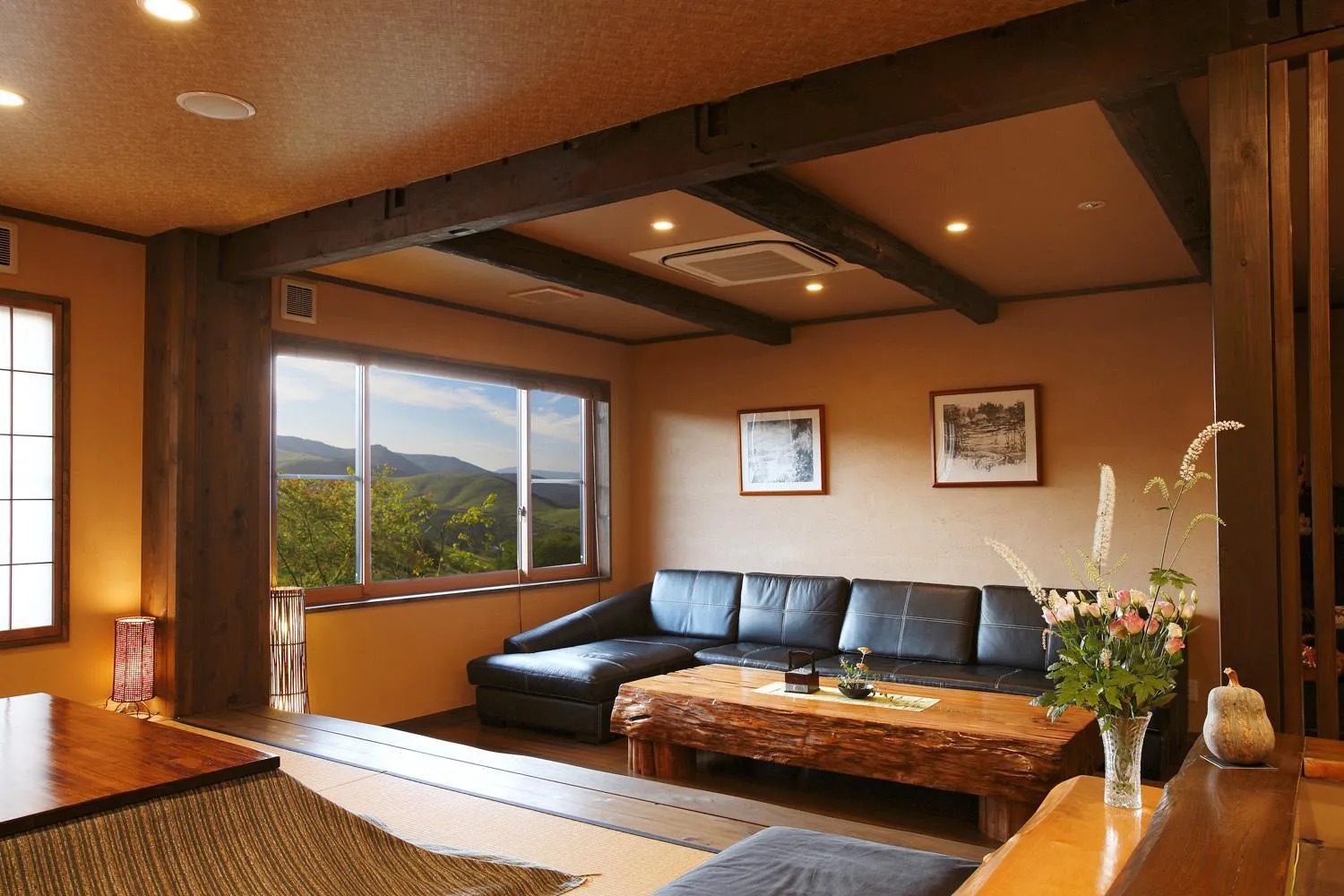 Lobby or reception in Sawaemon