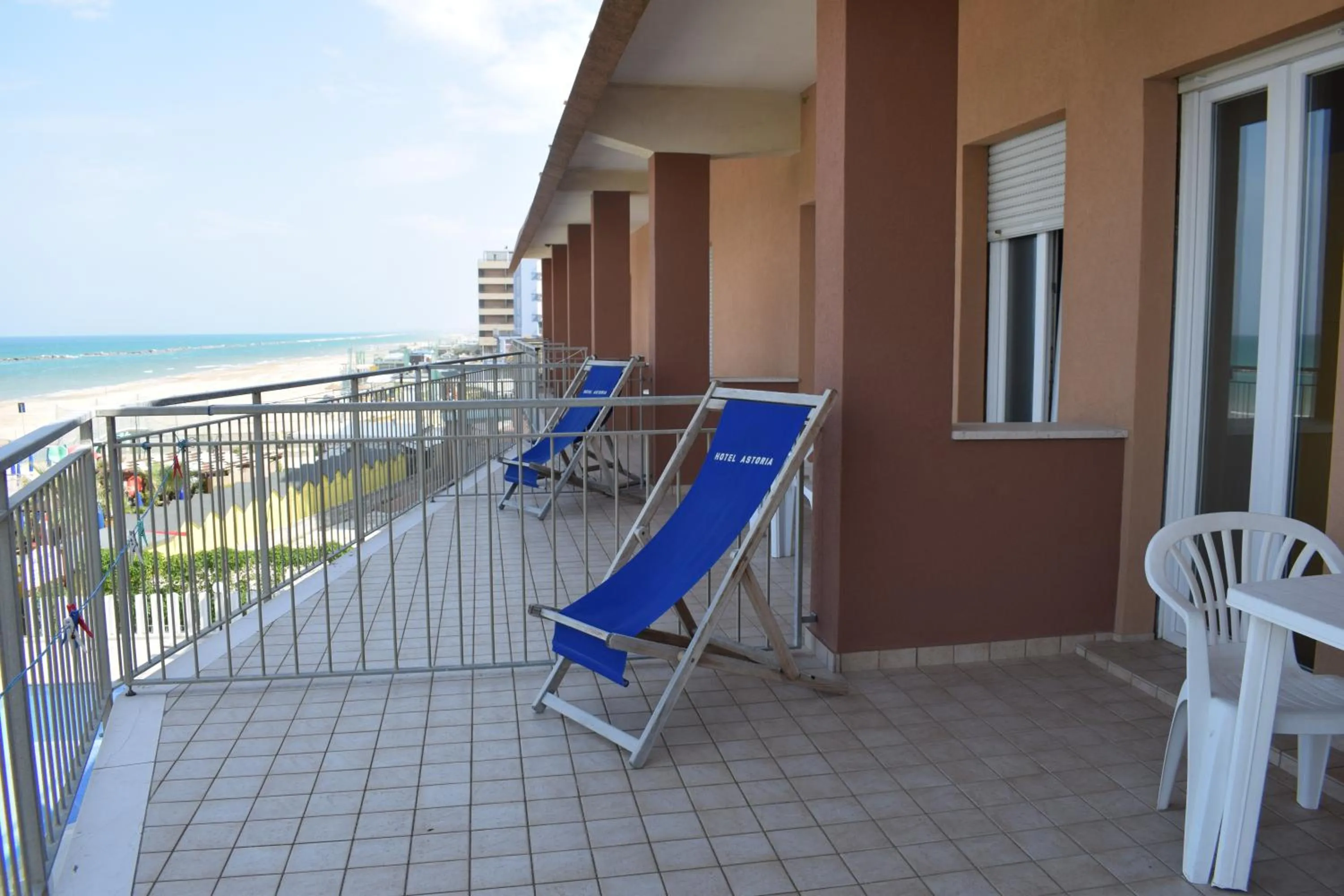 Day in Hotel Astoria