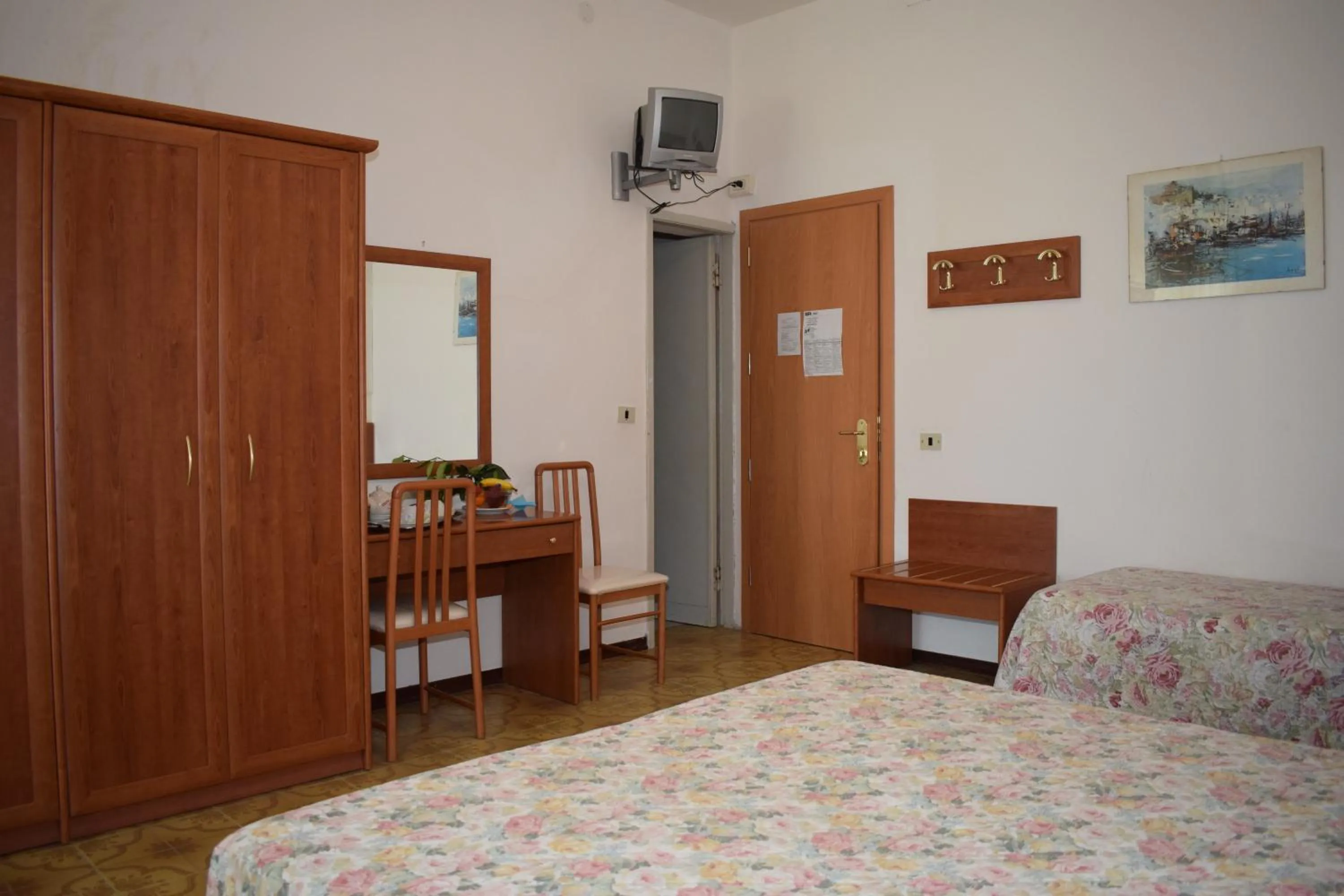 Photo of the whole room, Bed in Hotel Astoria