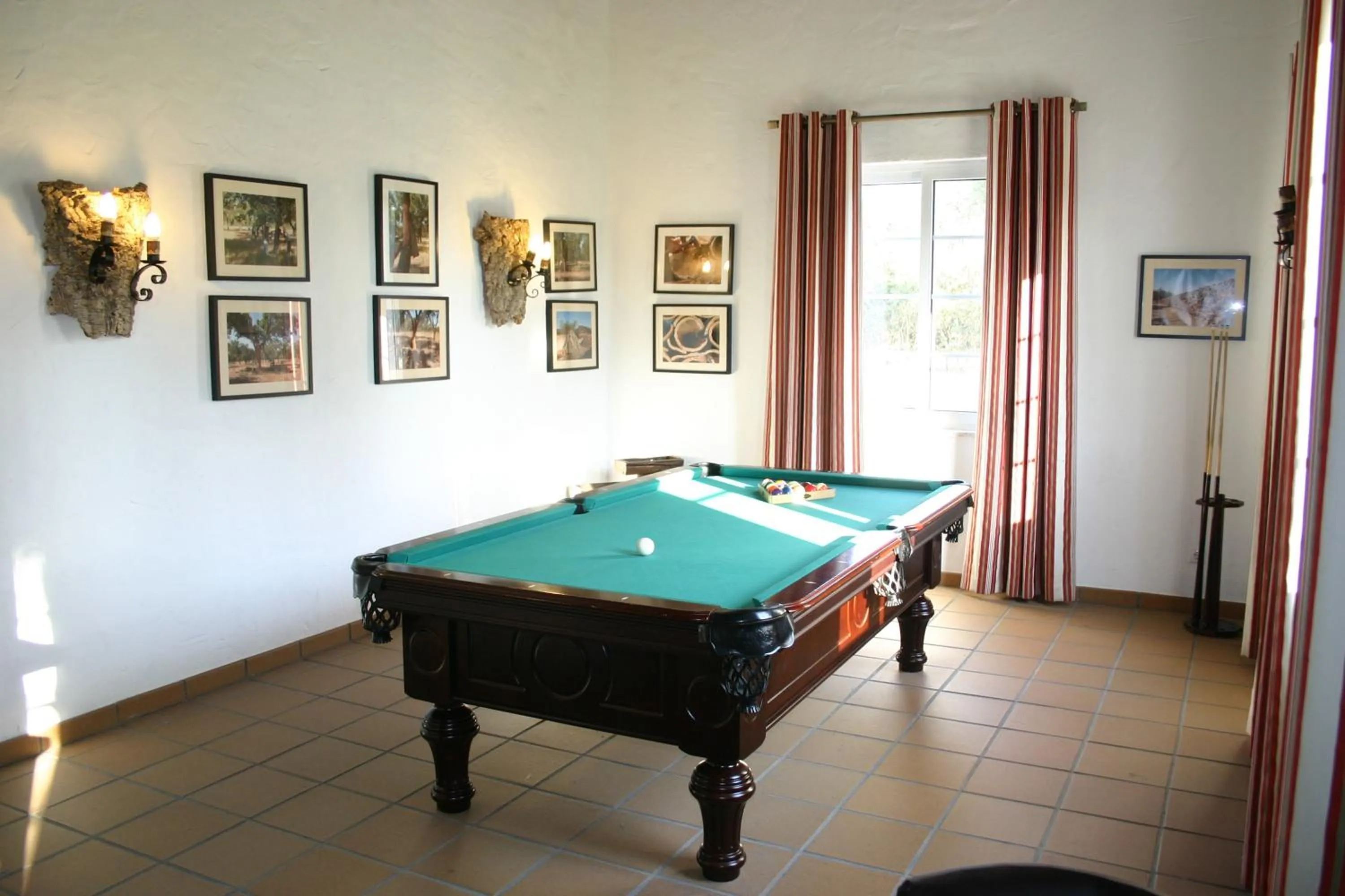 Game Room in Monte das Faias Cork Farm Hotel