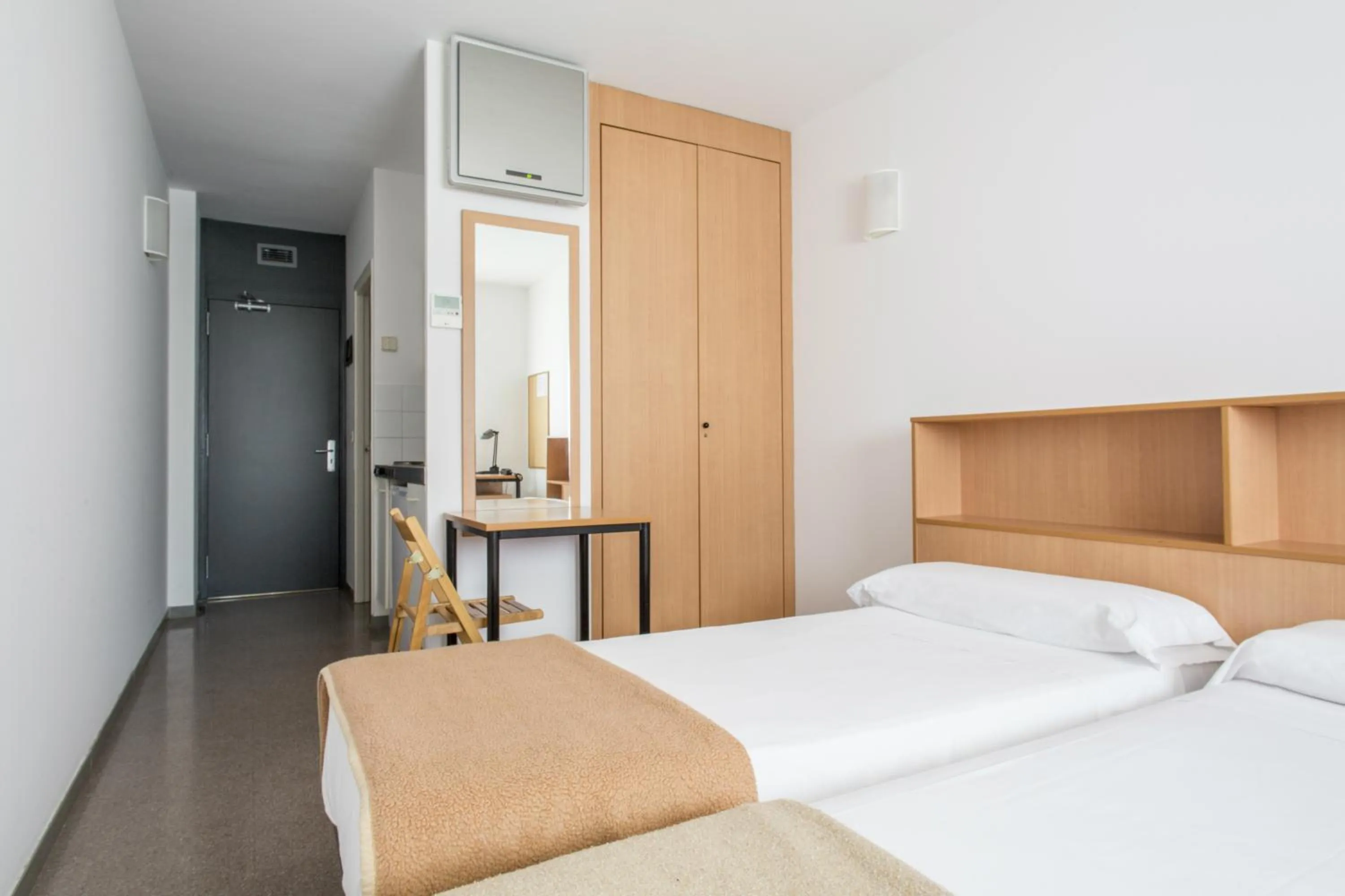 Bedroom, Bed in Residencia Universitaria Resa Campus de Montilivi