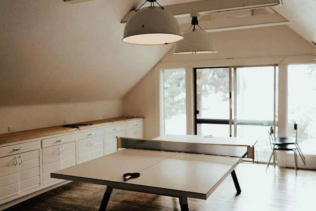 Table tennis in The Suttle Lodge & Boathouse
