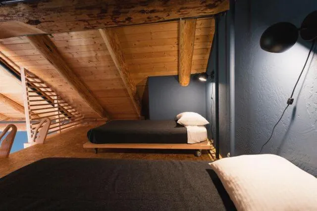 Bed in The Suttle Lodge & Boathouse