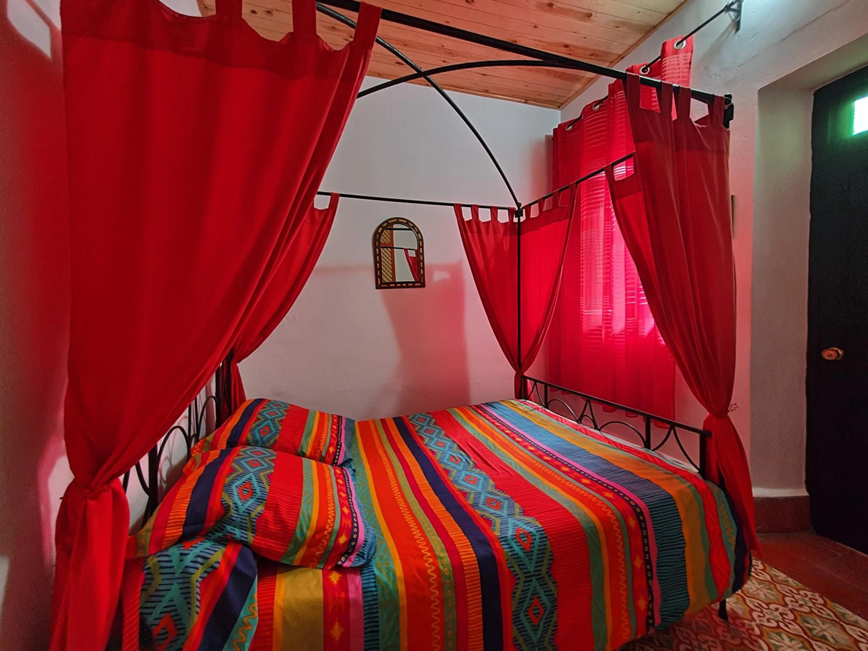 Photo of the whole room, Bed in Riad Sidi Magdoul