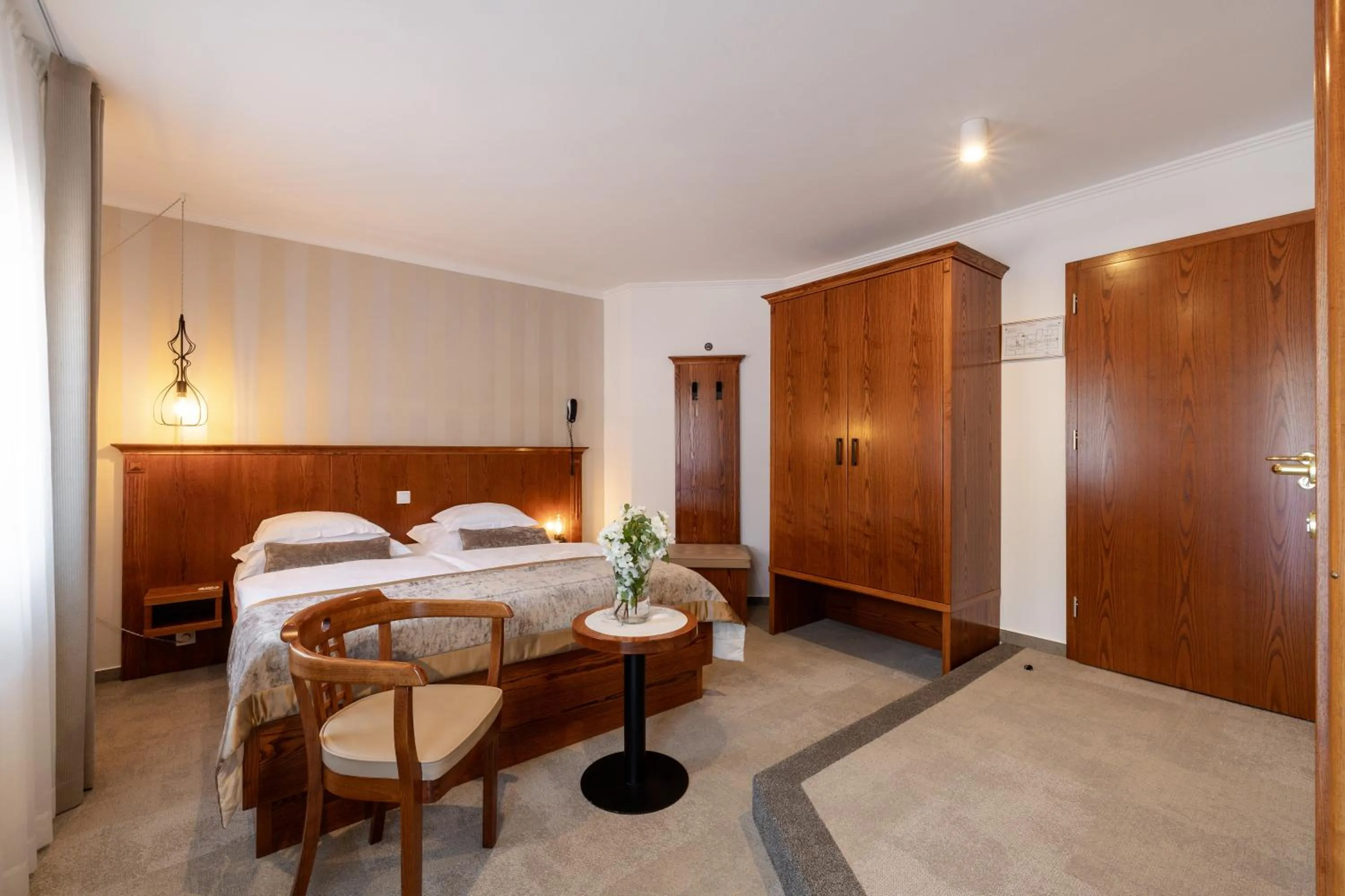 Photo of the whole room, Bed in Kotnik Superior Boutique Hotel