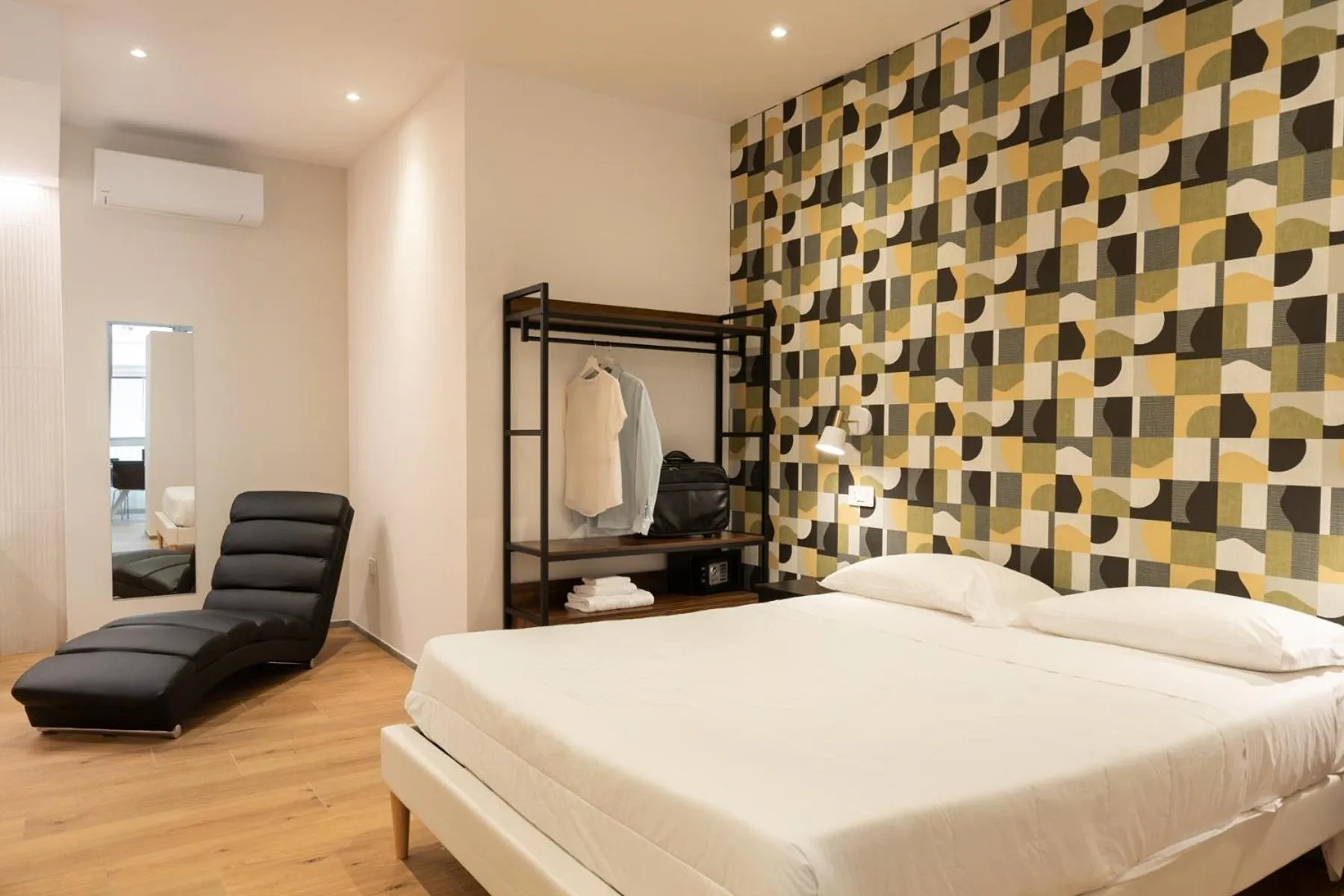 Photo of the whole room, Bed in Hotel Dimorae Rooms and Suites - Apartments