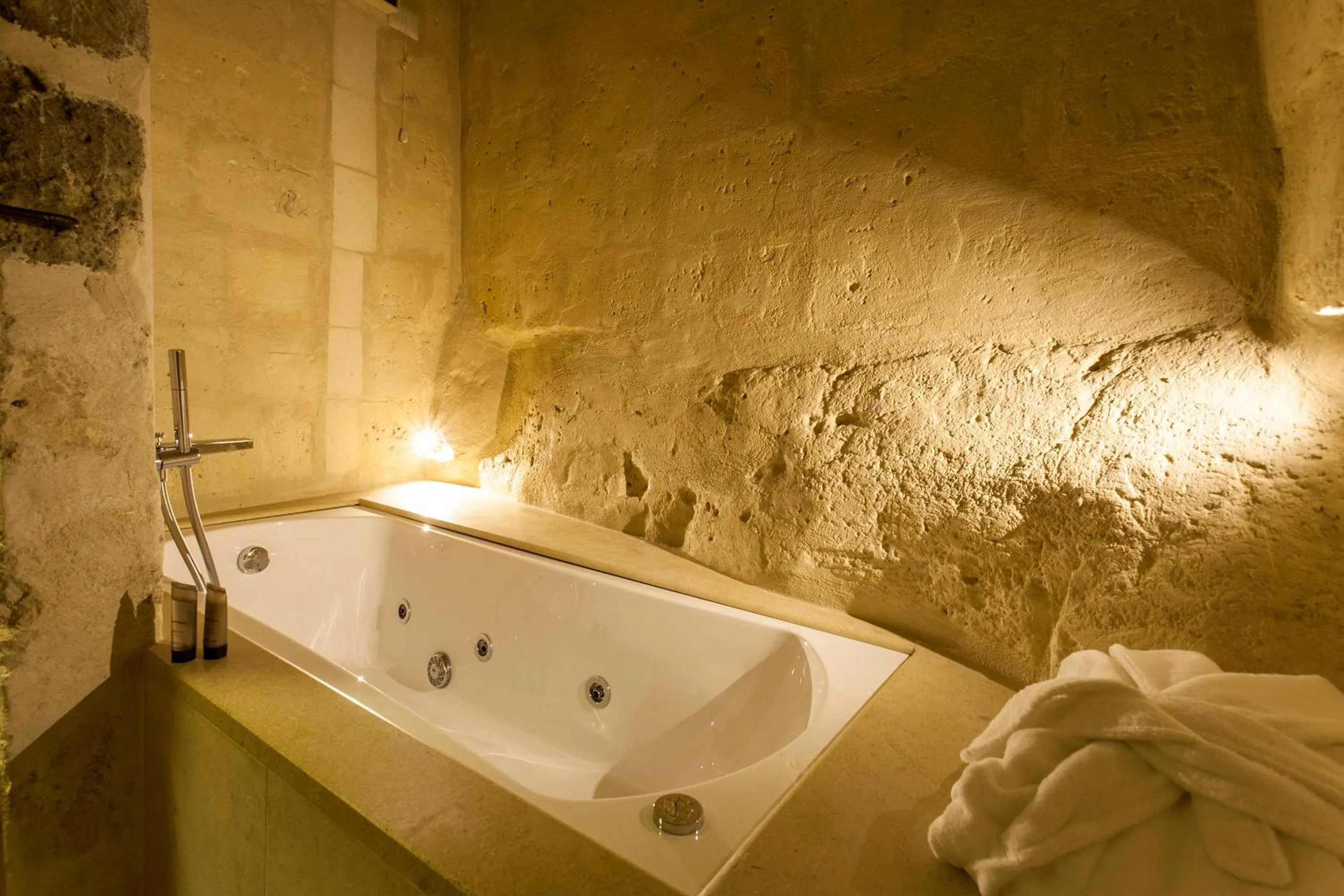 Hot Tub in Corte San Pietro