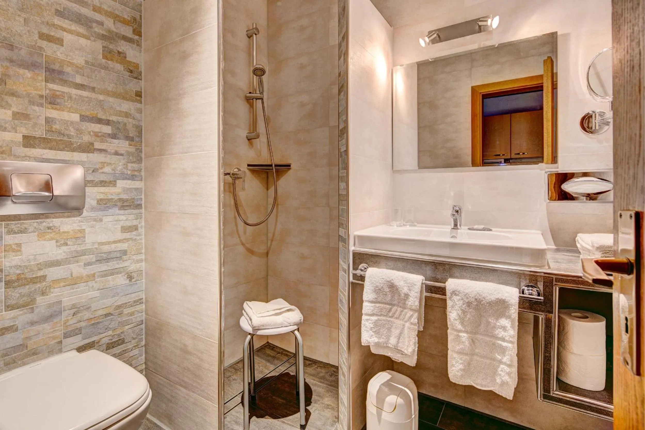 Bathroom in Seehotel Hartung & Ferienappartements