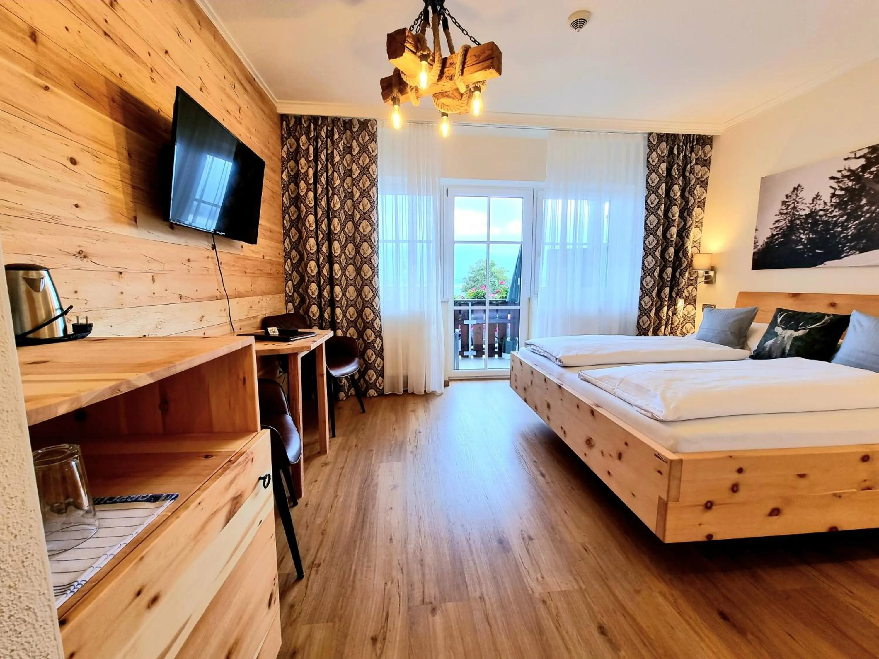 Photo of the whole room, Bed in Seehotel Hartung & Ferienappartements