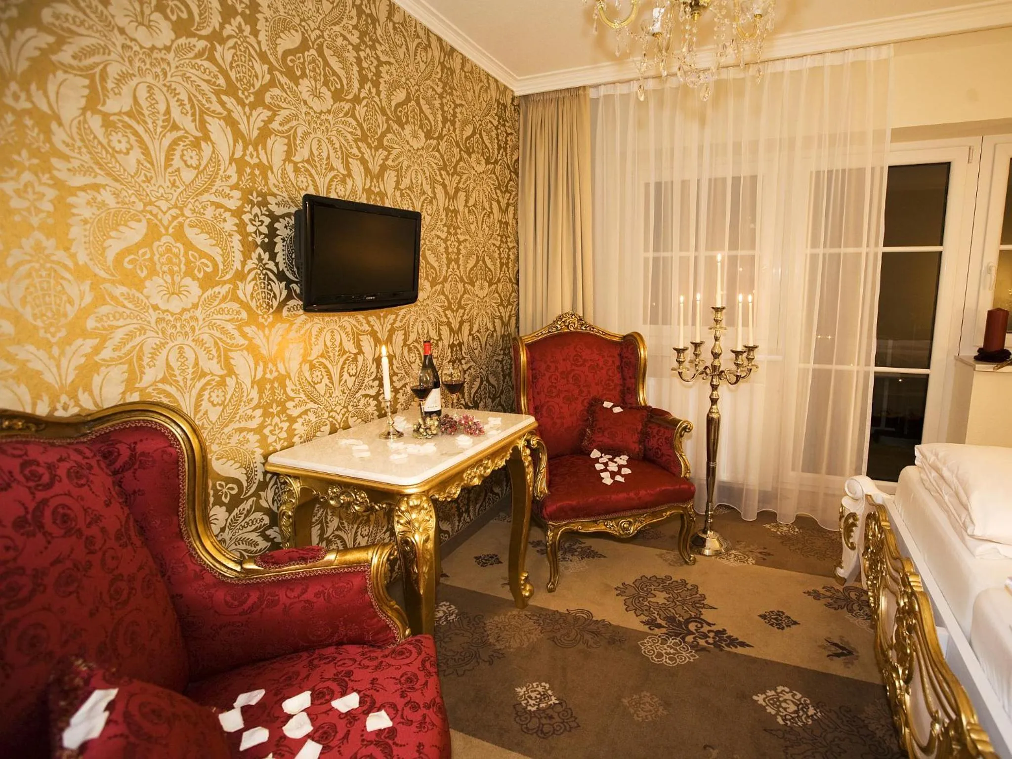 Seating area, Bed in Seehotel Hartung & Ferienappartements