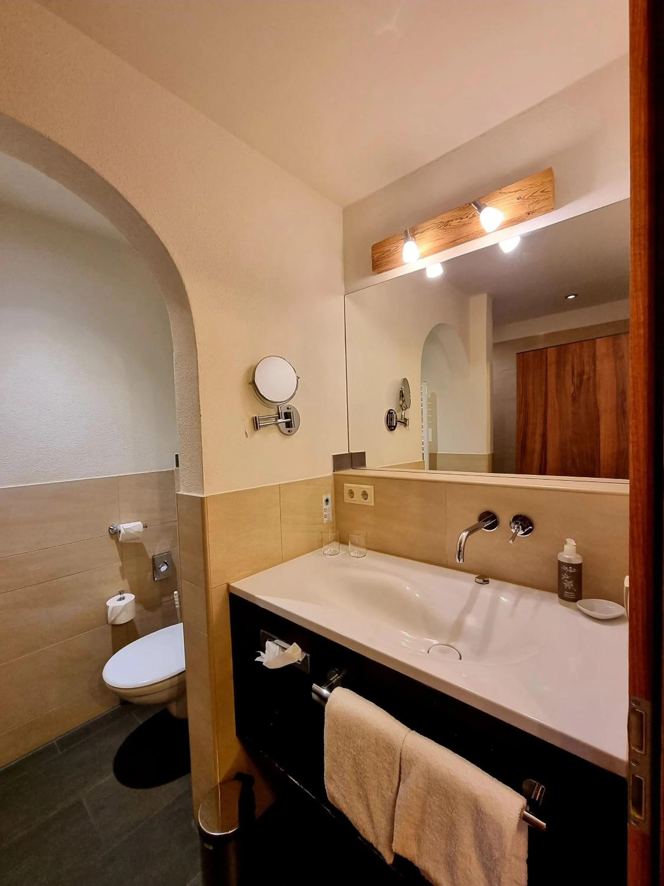 Bathroom in Seehotel Hartung & Ferienappartements