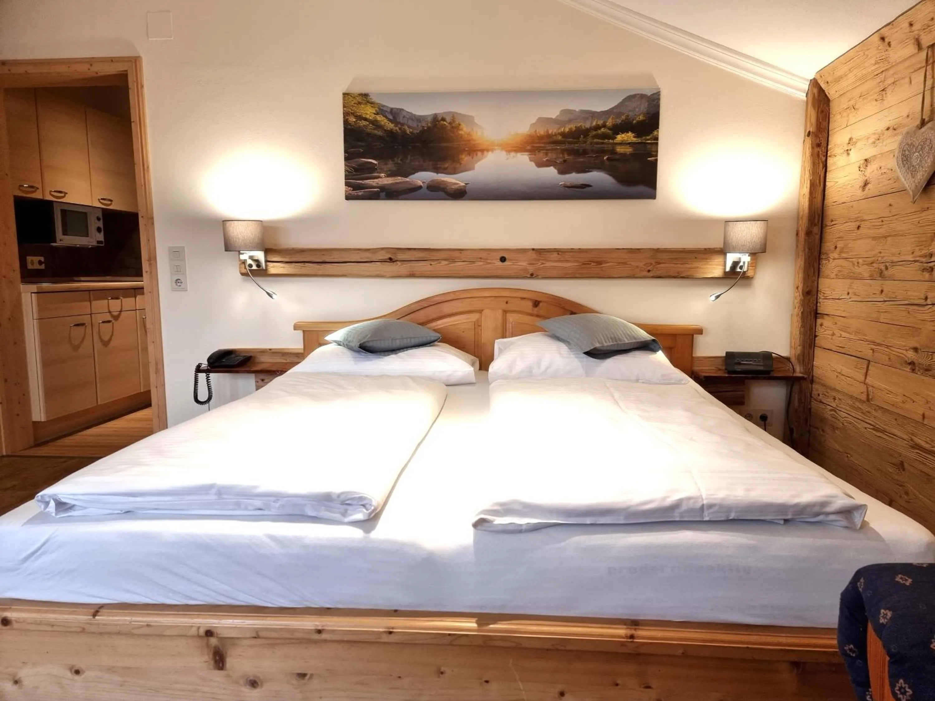 Photo of the whole room, Bed in Seehotel Hartung & Ferienappartements