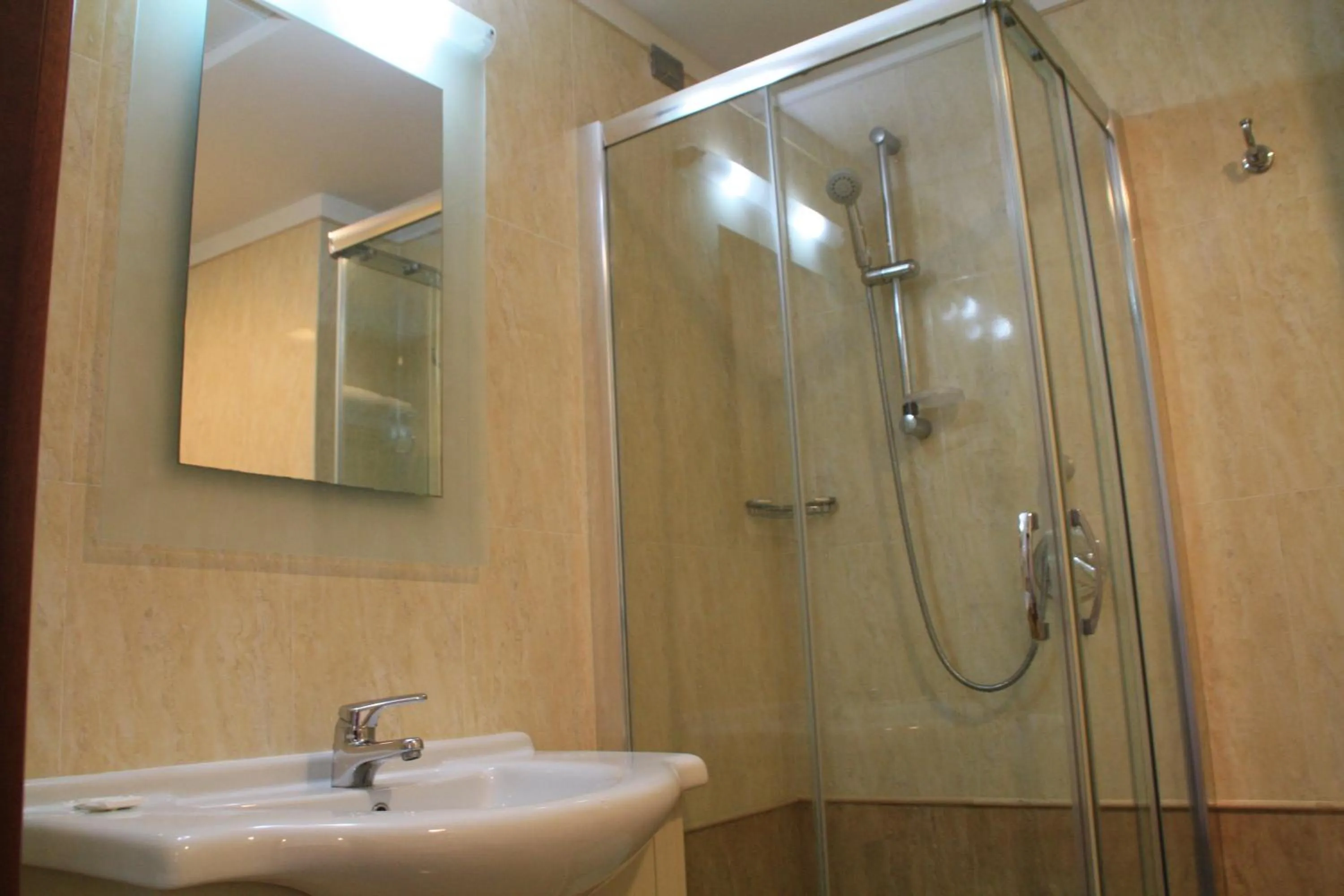 Shower in Hotel Villaggio Club Altalia