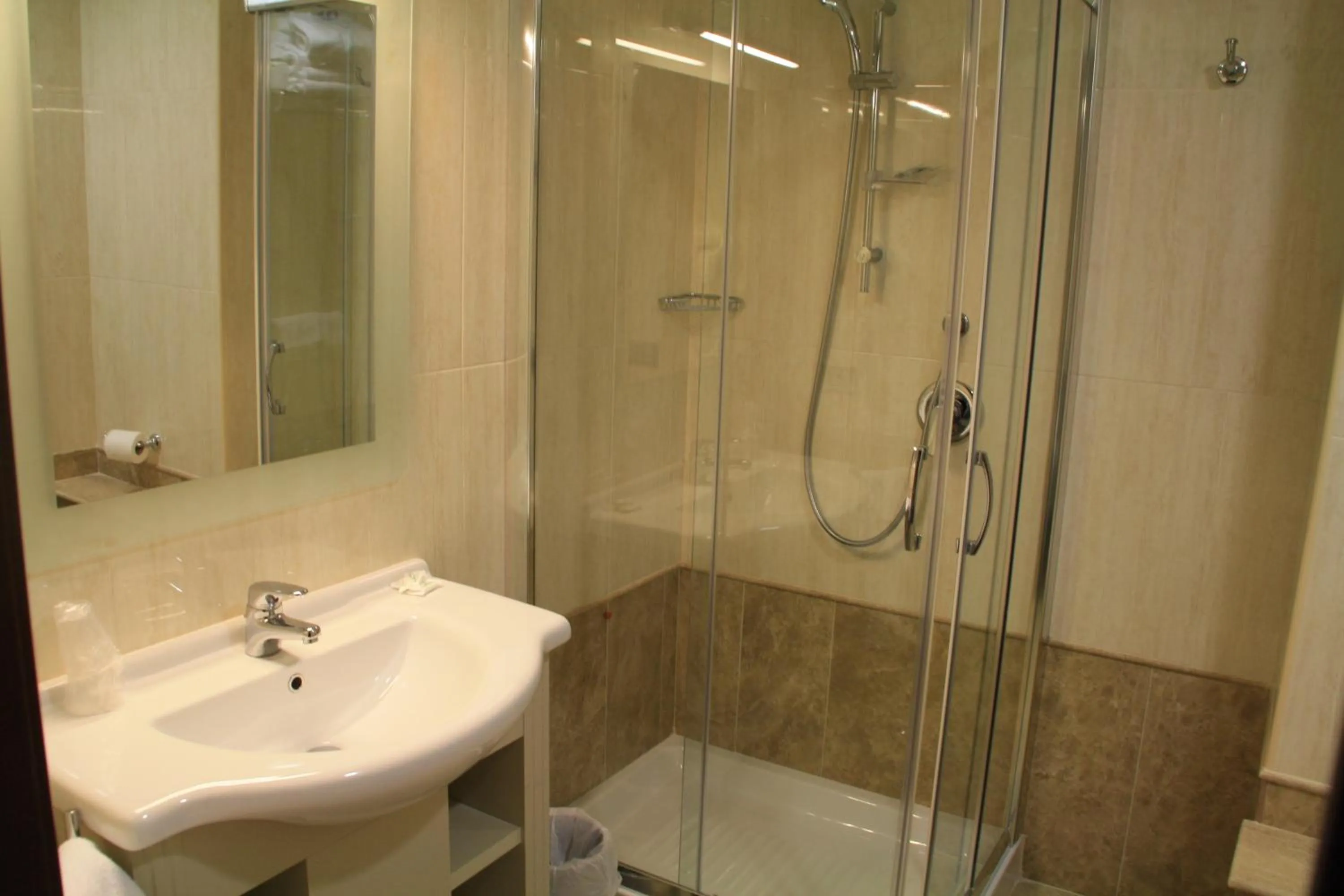 Shower in Hotel Villaggio Club Altalia