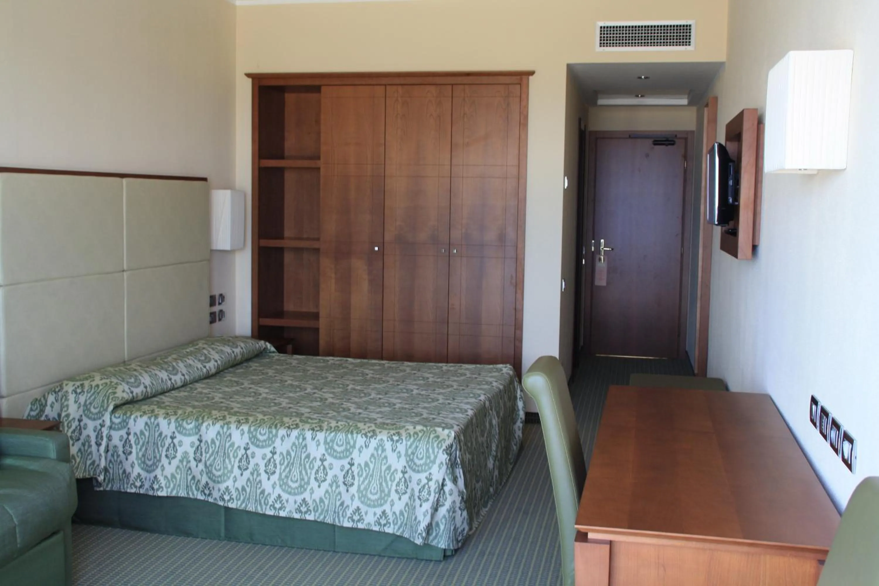 Living room, Bed in Hotel Villaggio Club Altalia