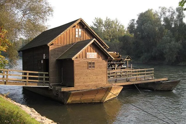 Property building in Garni Hotel Villa Tamara