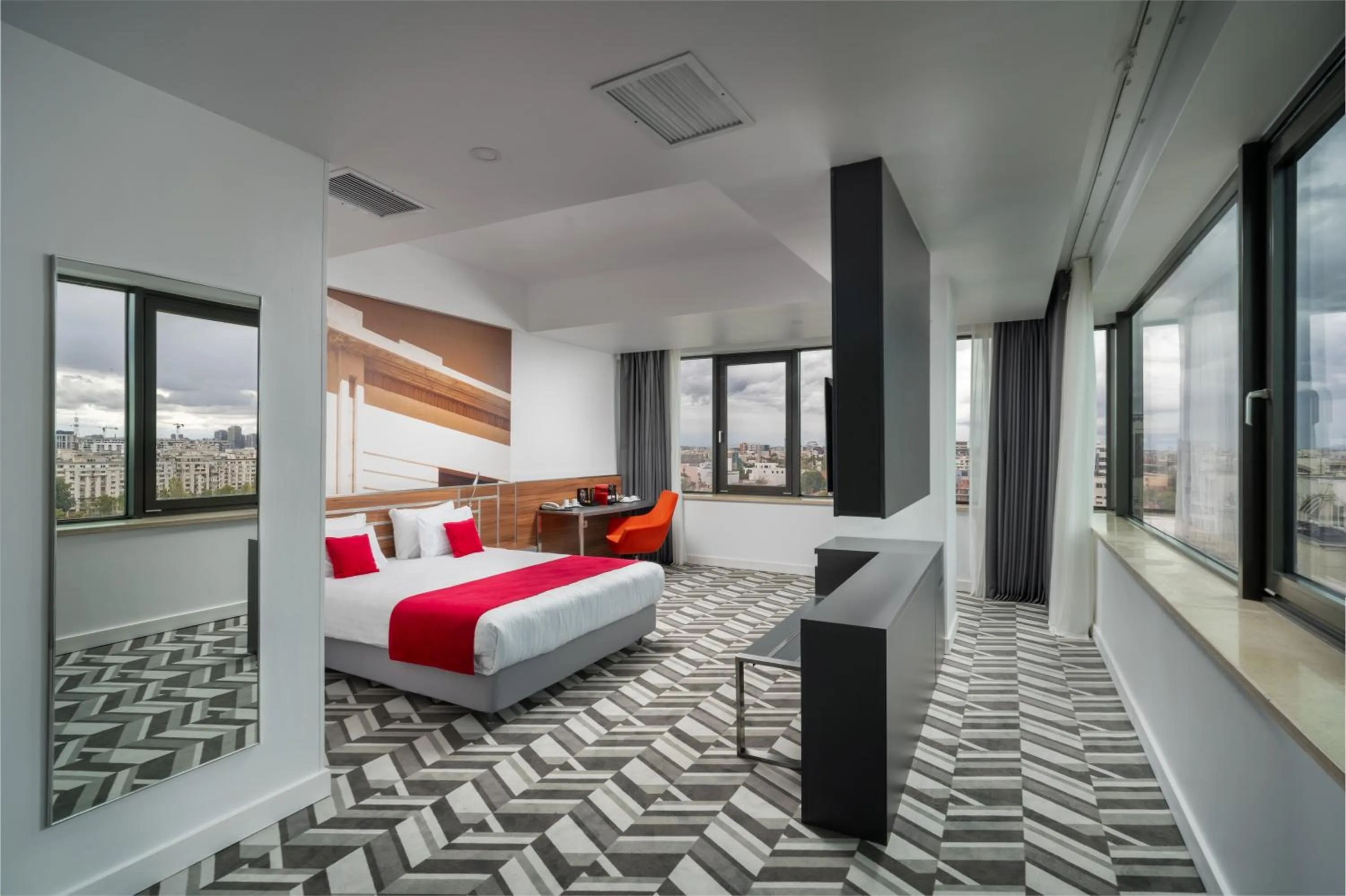 View (from property/room), Bed in Mercure Bucharest Unirii