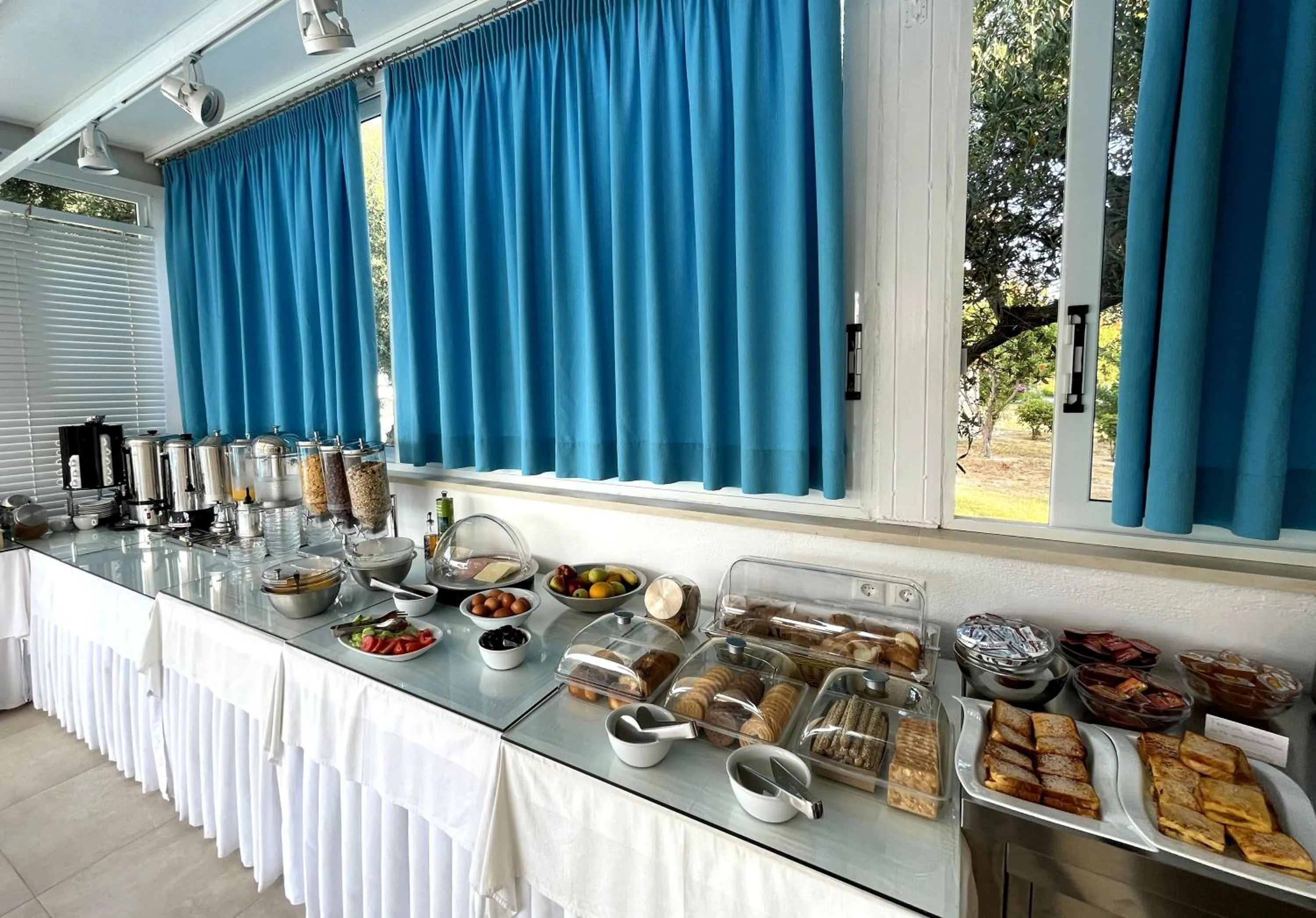 Food and drinks in Valentino Villas & Apartments