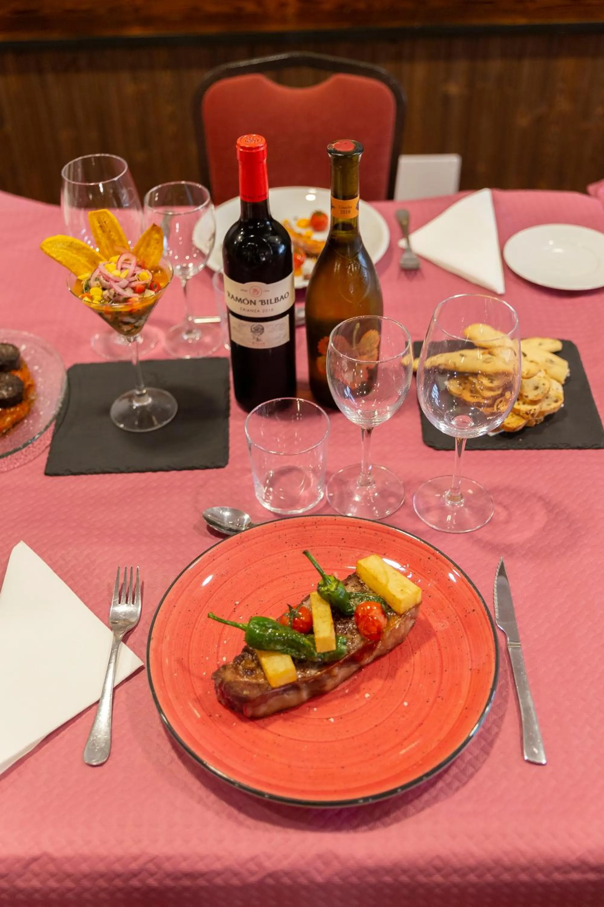 Food and drinks in Hotel Consuegra