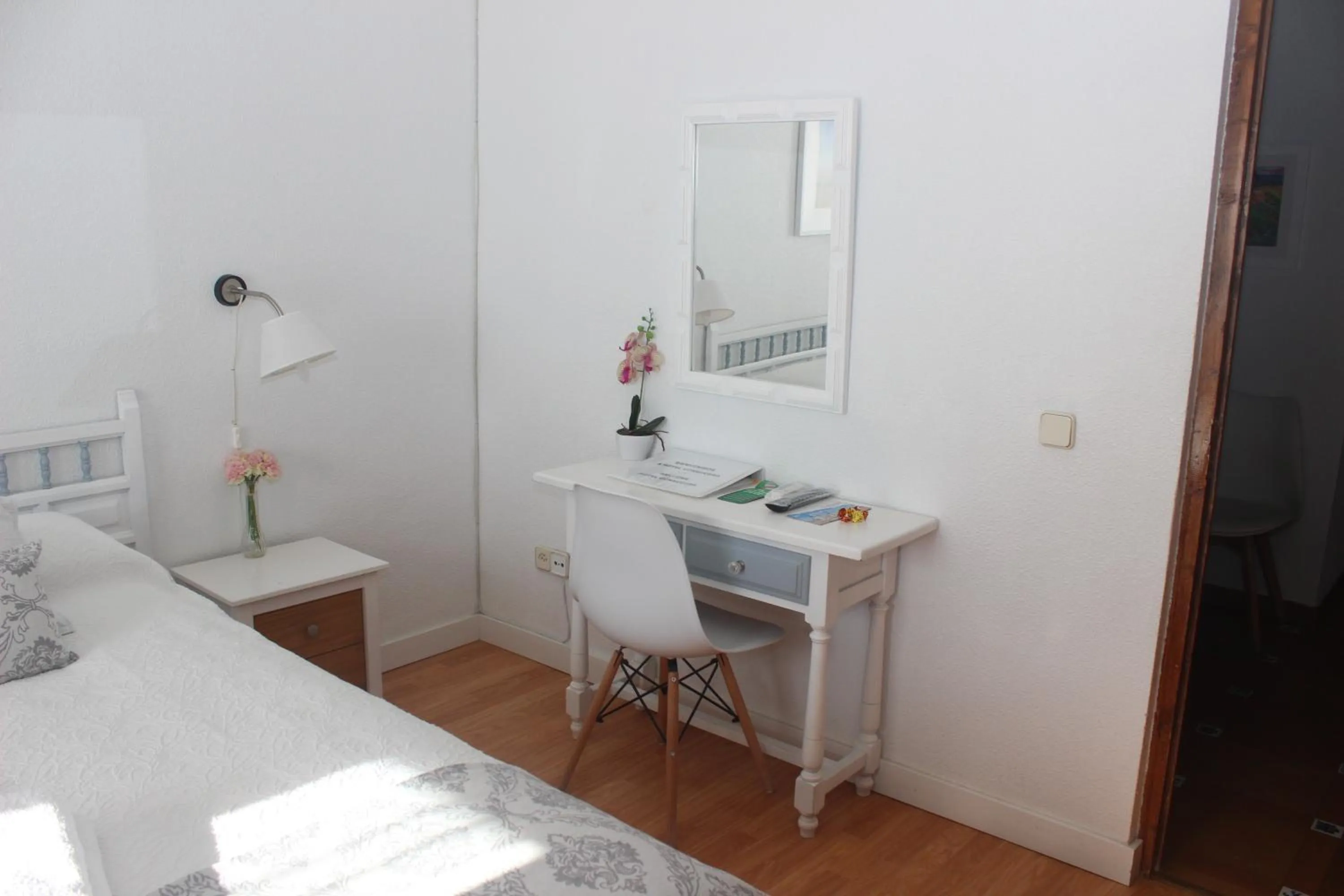 Bedroom, Bed in Hotel Consuegra